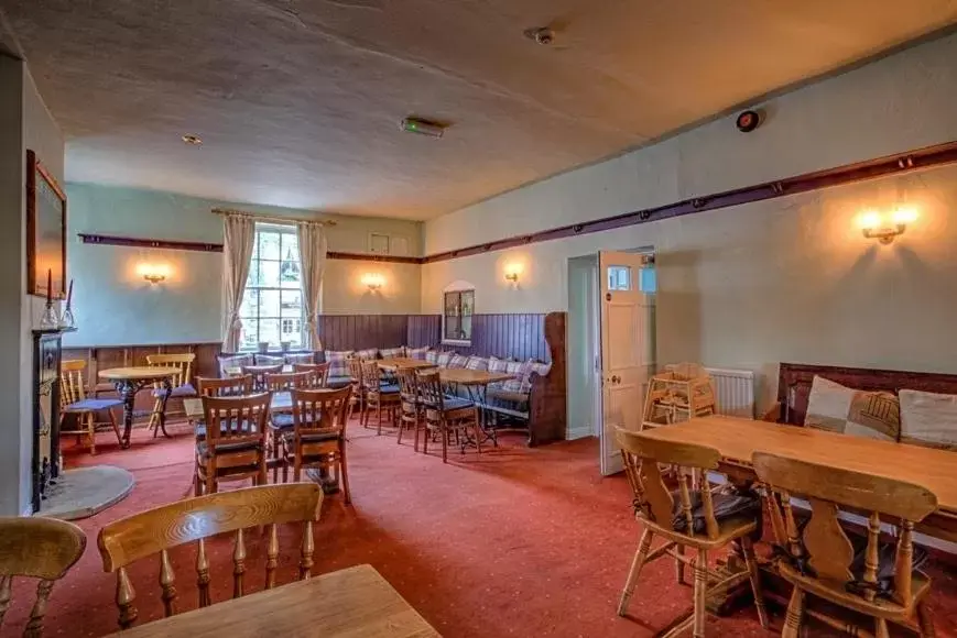 Restaurant/Places to Eat in Kings Head Hotel