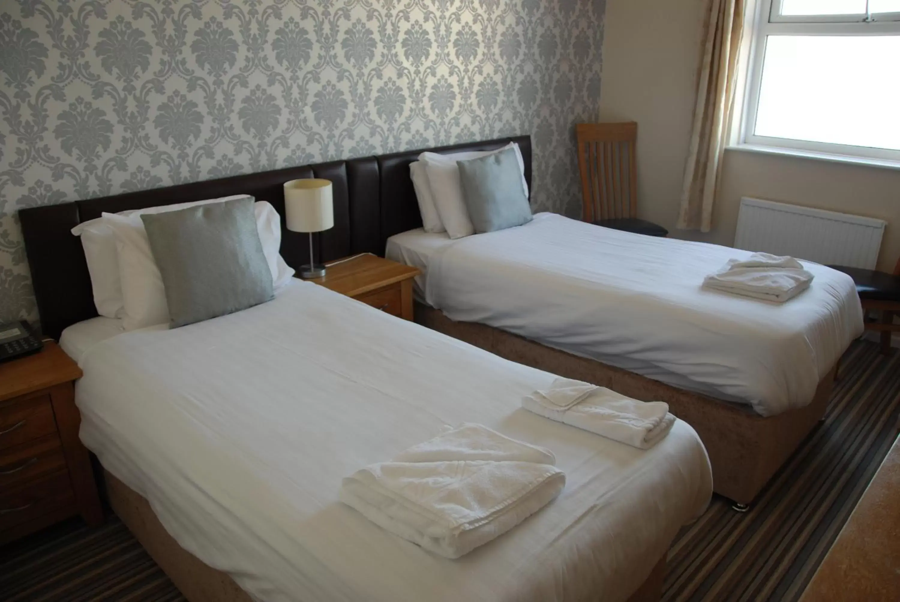 Photo of the whole room, Bed in Pentire Hotel