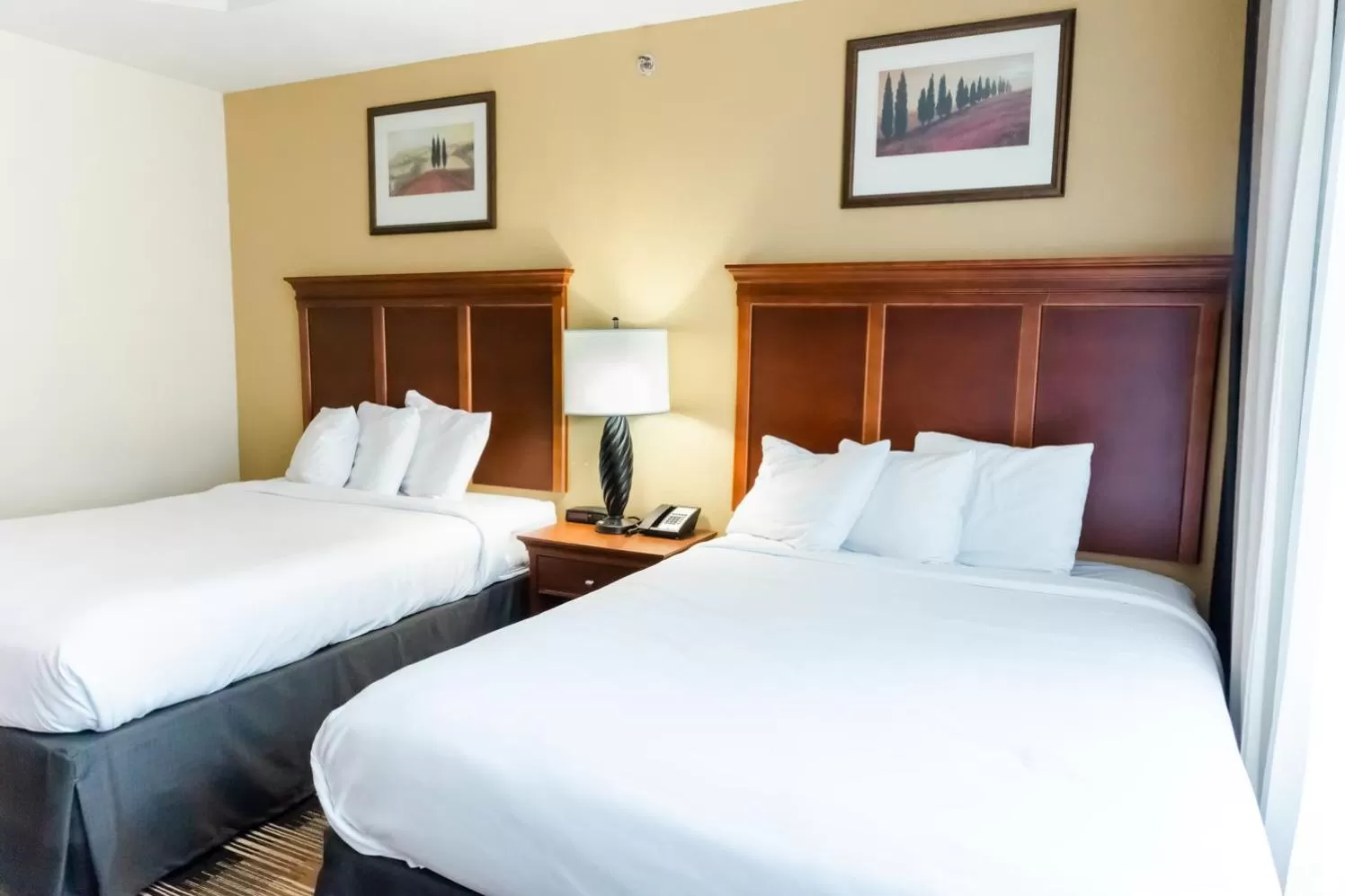 Bed in Country Inn & Suites by Radisson, Helen, GA