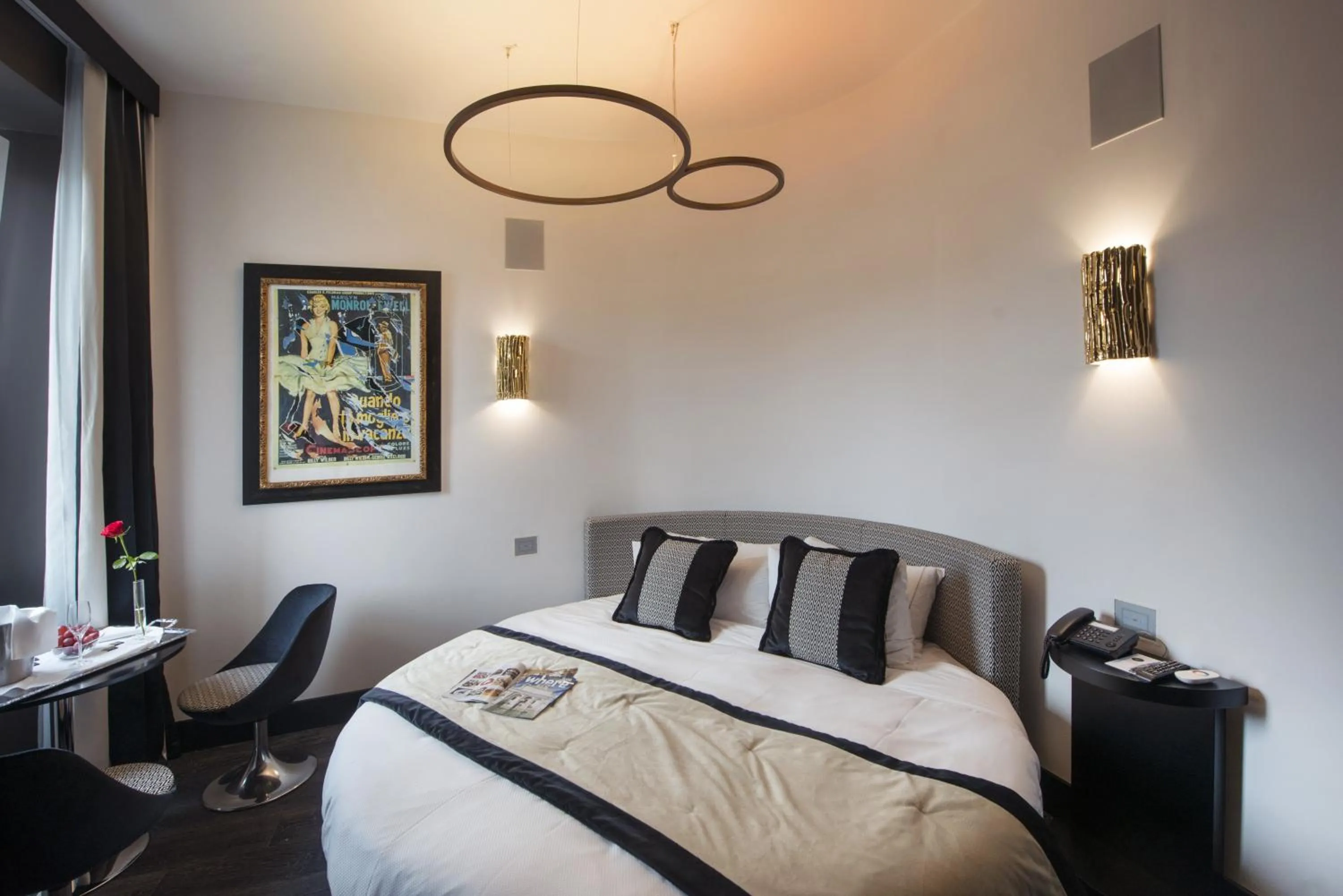 Bed in Torre Argentina Relais - Residenze di Charme