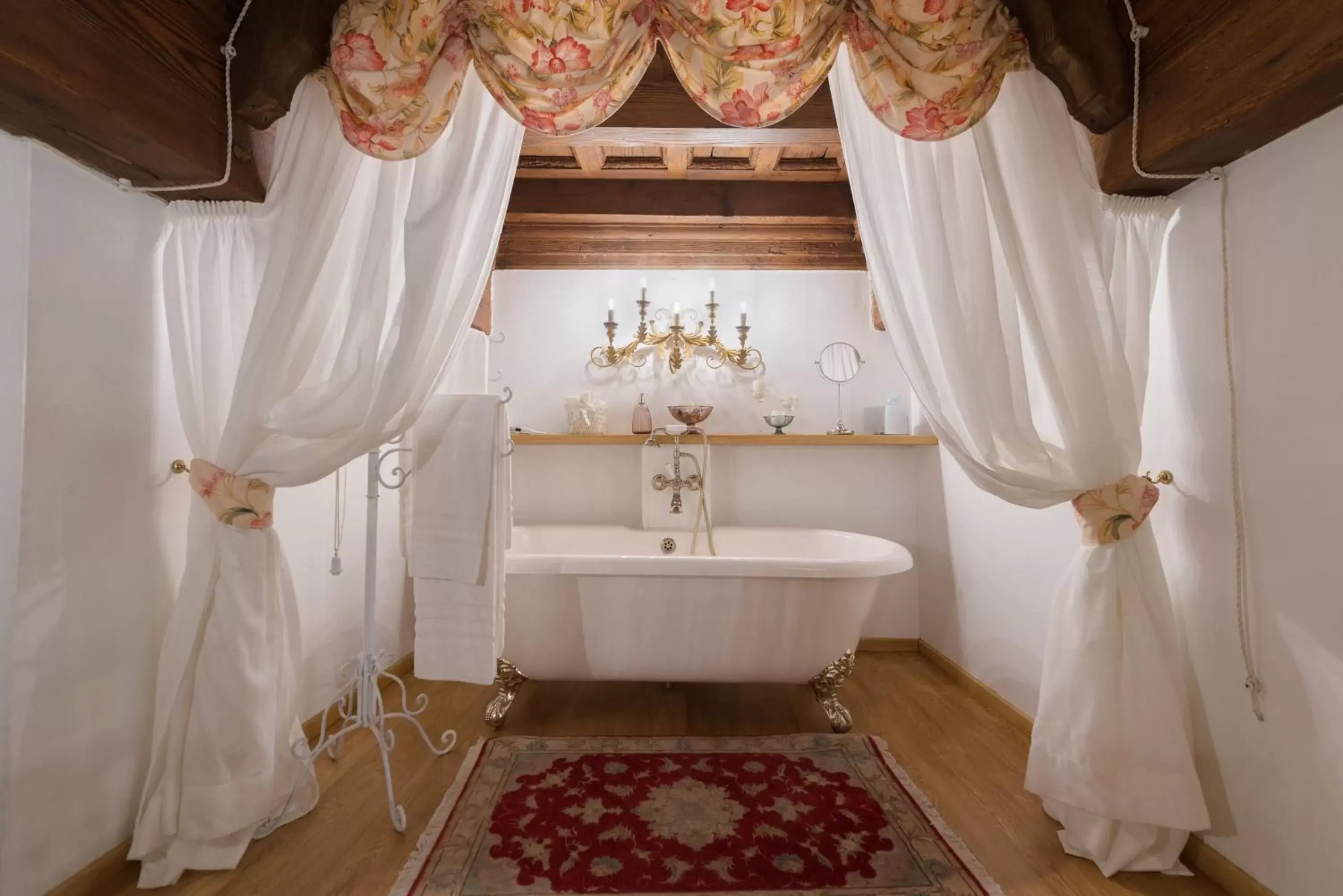 Bedroom, Bathroom in Corte Dei Neri