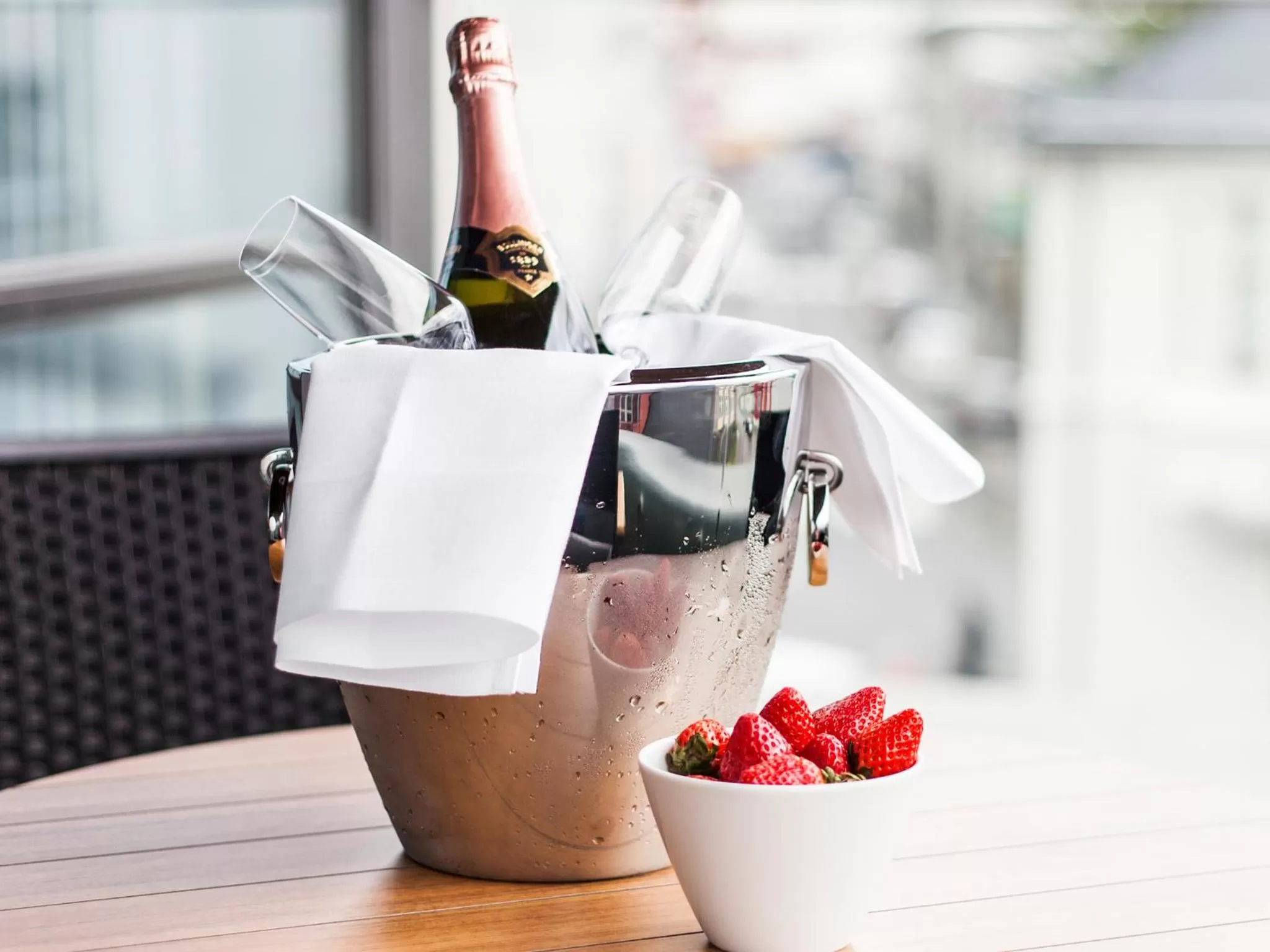 Alcoholic drinks in Black Pearl Apartment Hotel