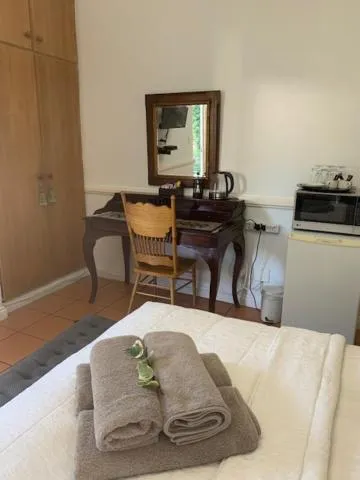 Bedroom, Bed in A Tapestry Garden Guest House