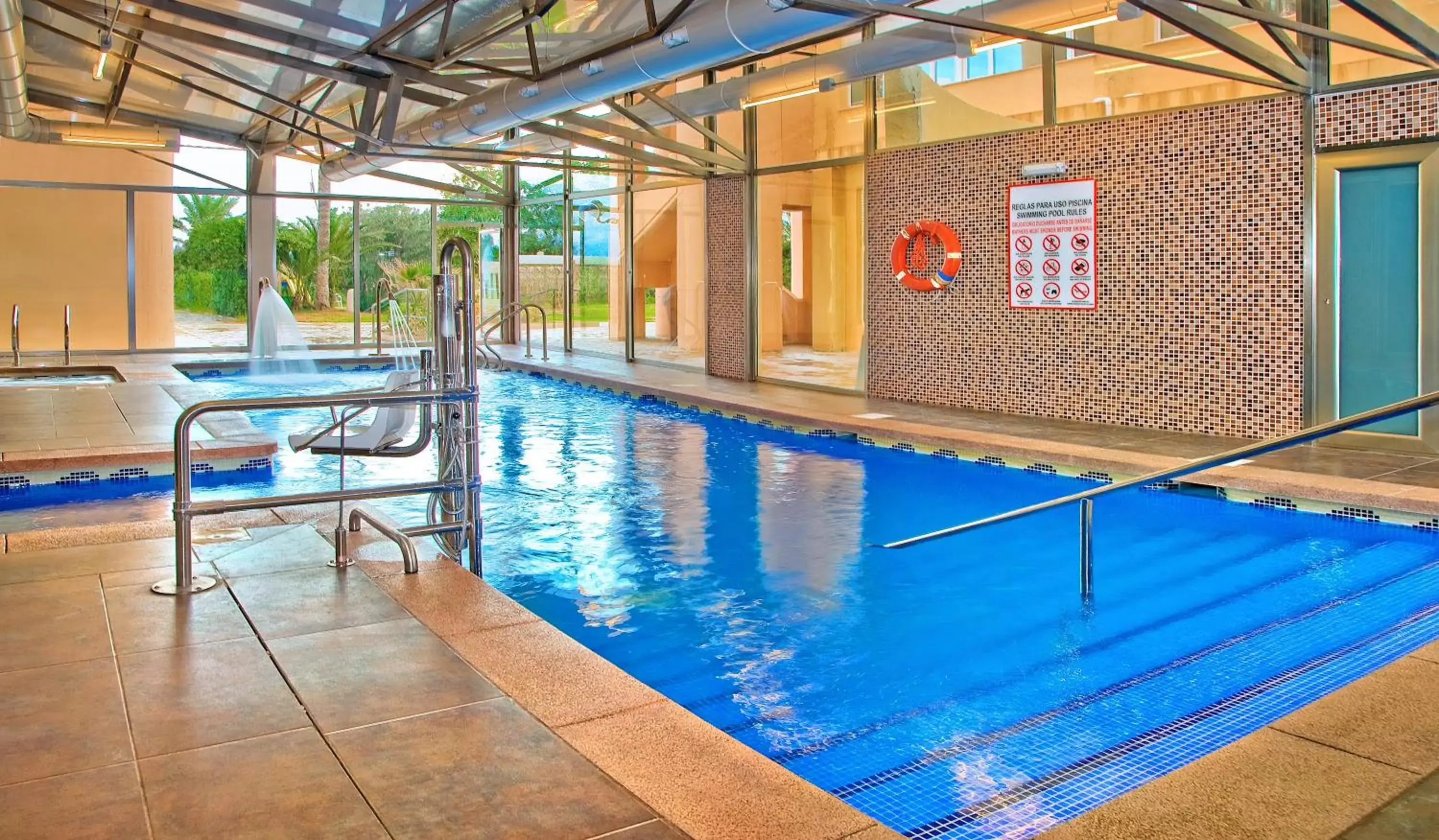 Swimming Pool in Hotel Playas de Guardamar