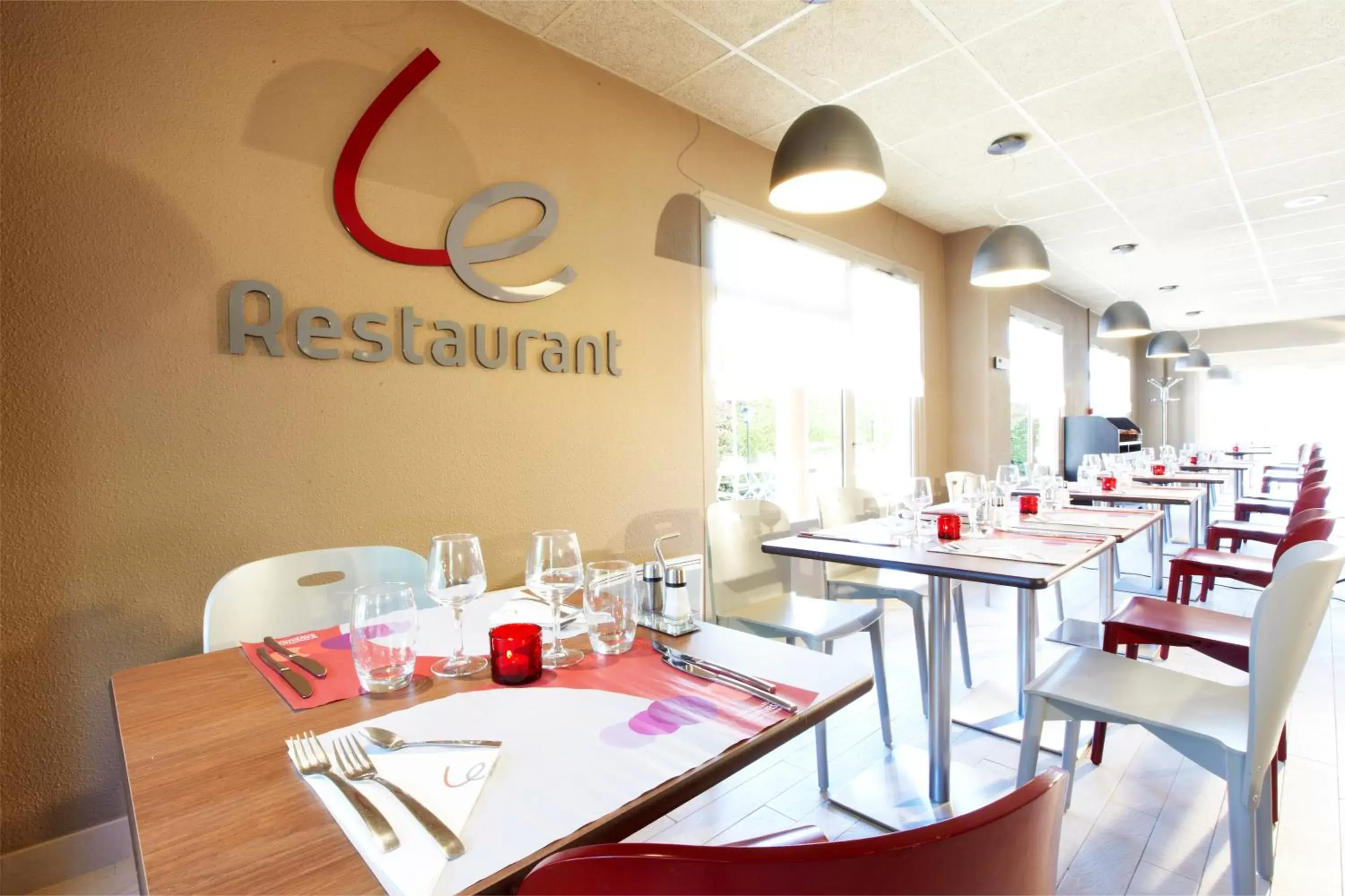 Restaurant/Places to Eat in Campanile Nîmes Centre Mas-Carbonnel