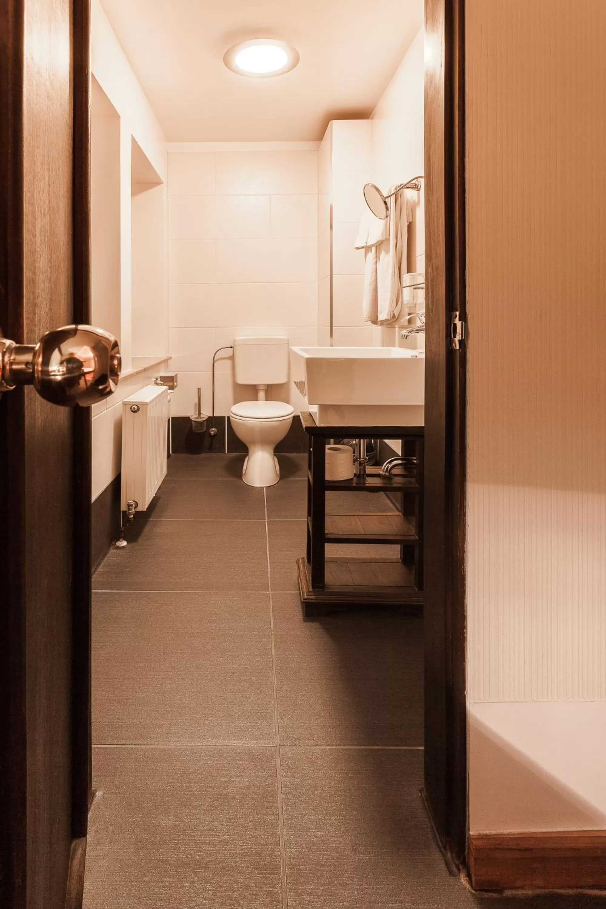 Toilet, Bed in Hotel Aviv Dresden