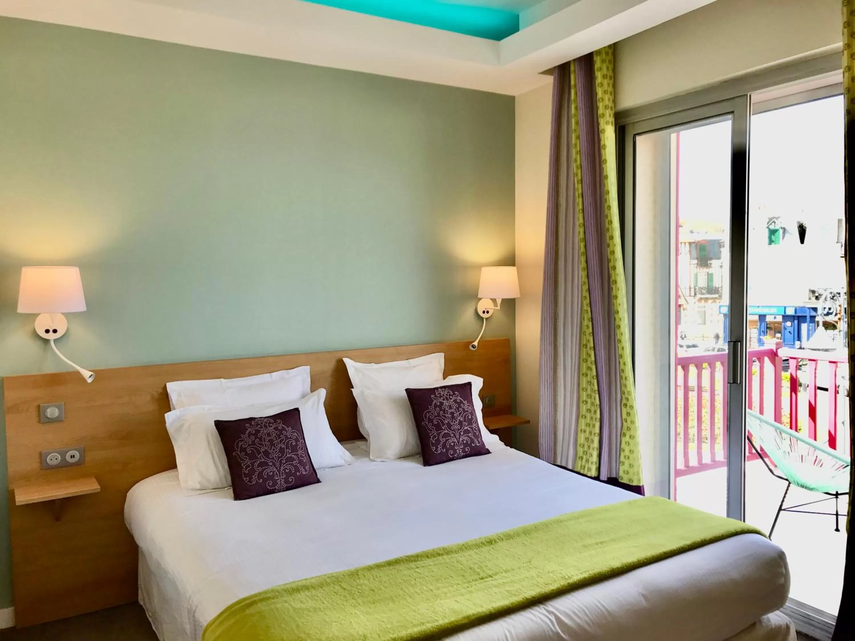 Bed in Hôtel Outre-Mer - Villa Le Couchant