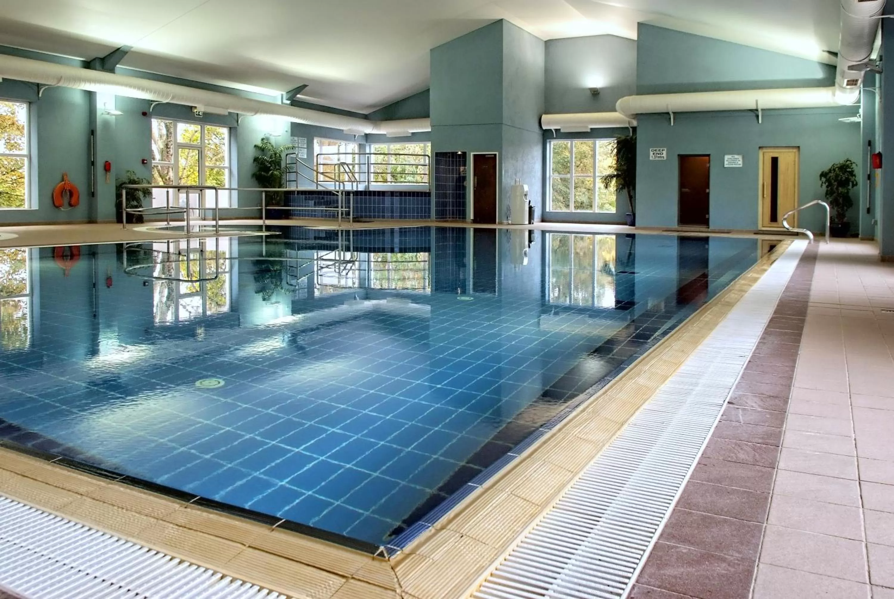Swimming pool in Hotel Woodstock Ennis