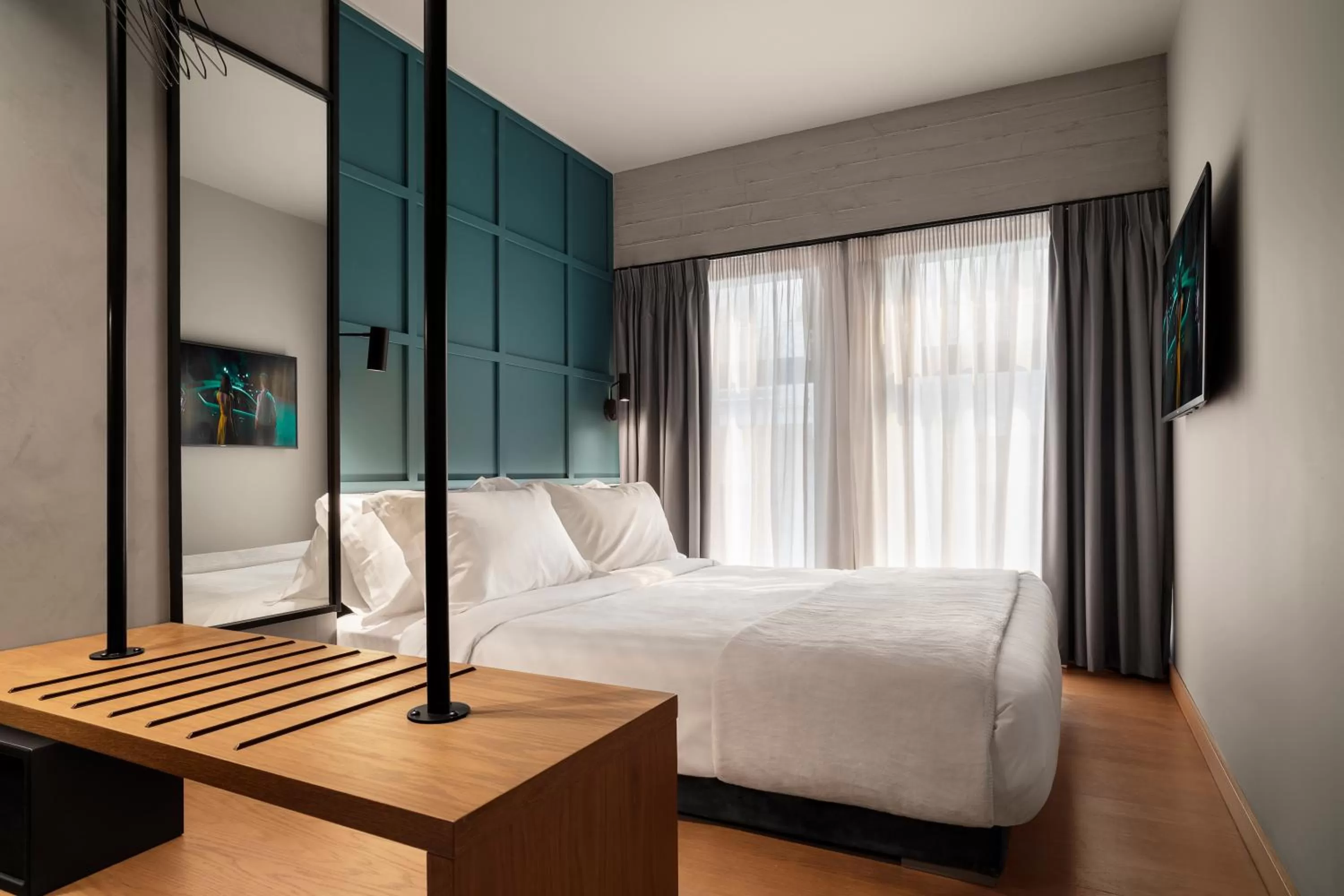 Bed in Bob W Athens Akadimia