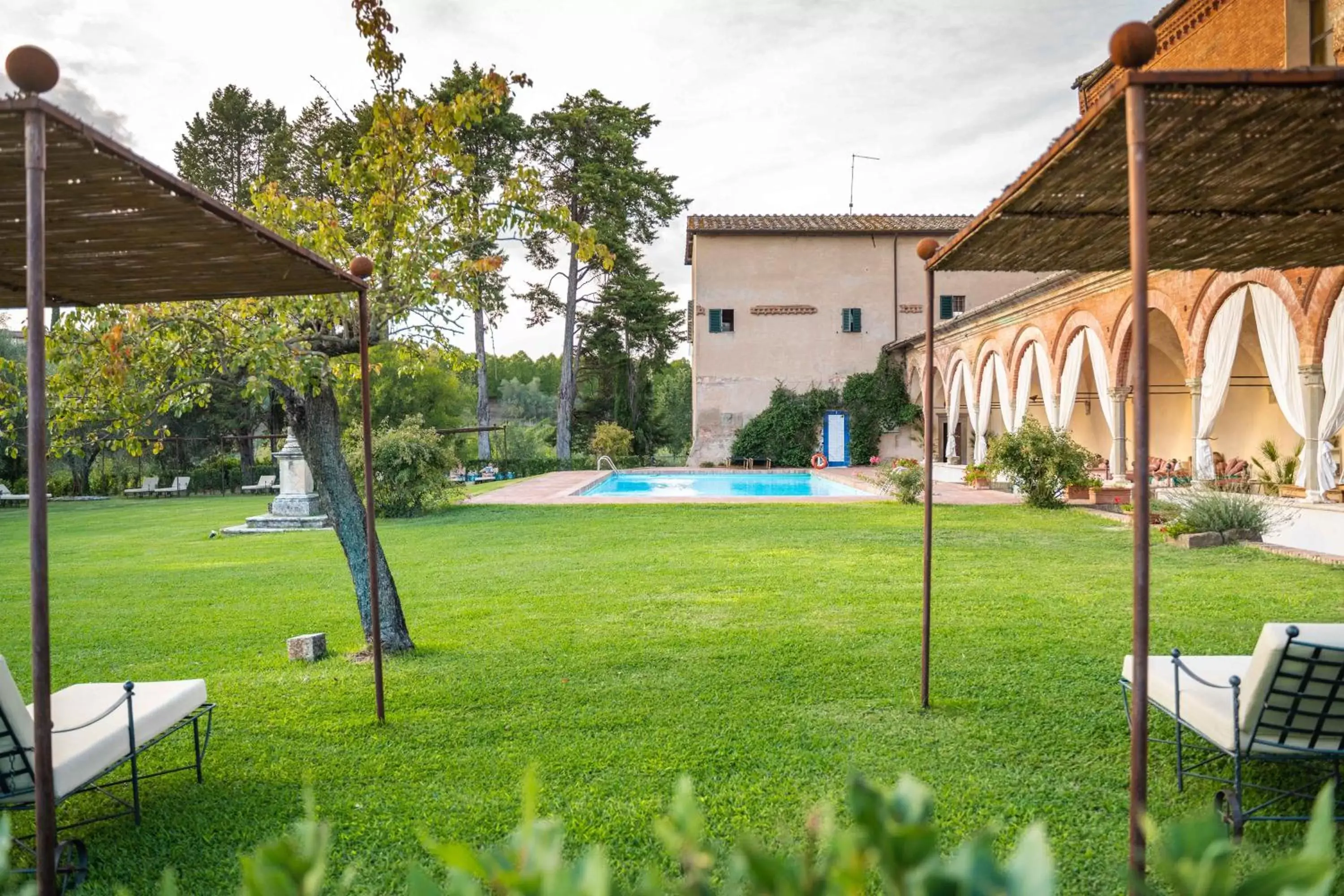 Garden, Swimming Pool in Hotel Certosa Di Maggiano