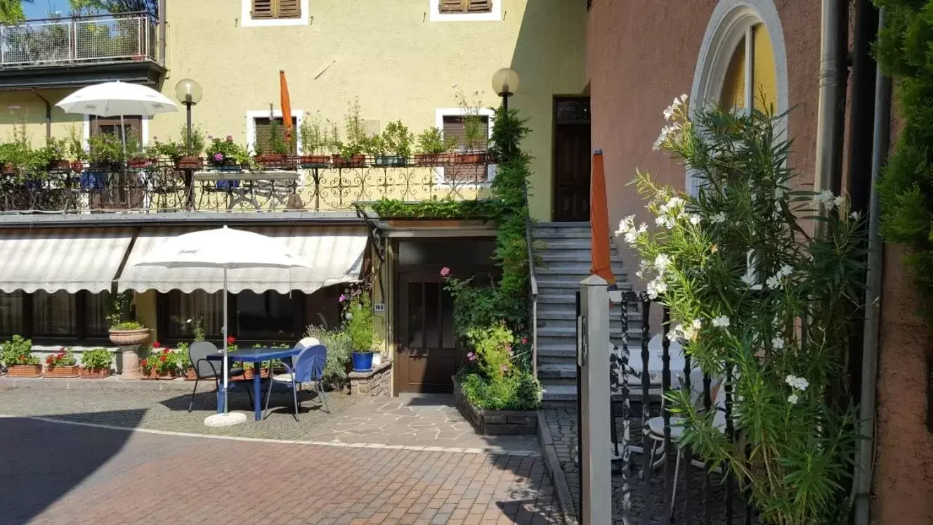 Patio in Gasthof Albergo Ressmair