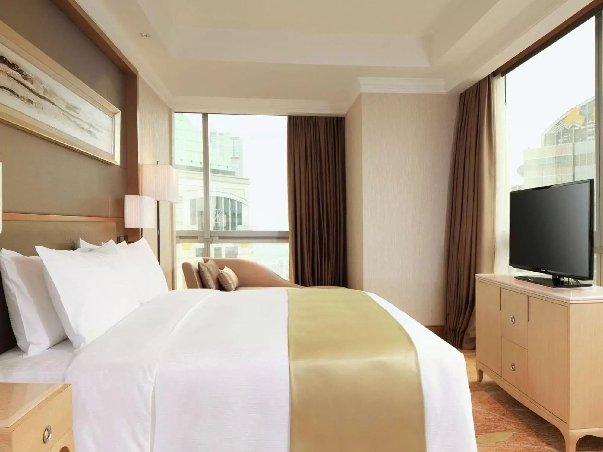 Bed in DoubleTree by Hilton Guangzhou - Closed to Sun Yat-sen Memorial Hall and Beijing Road Pedestrian Street