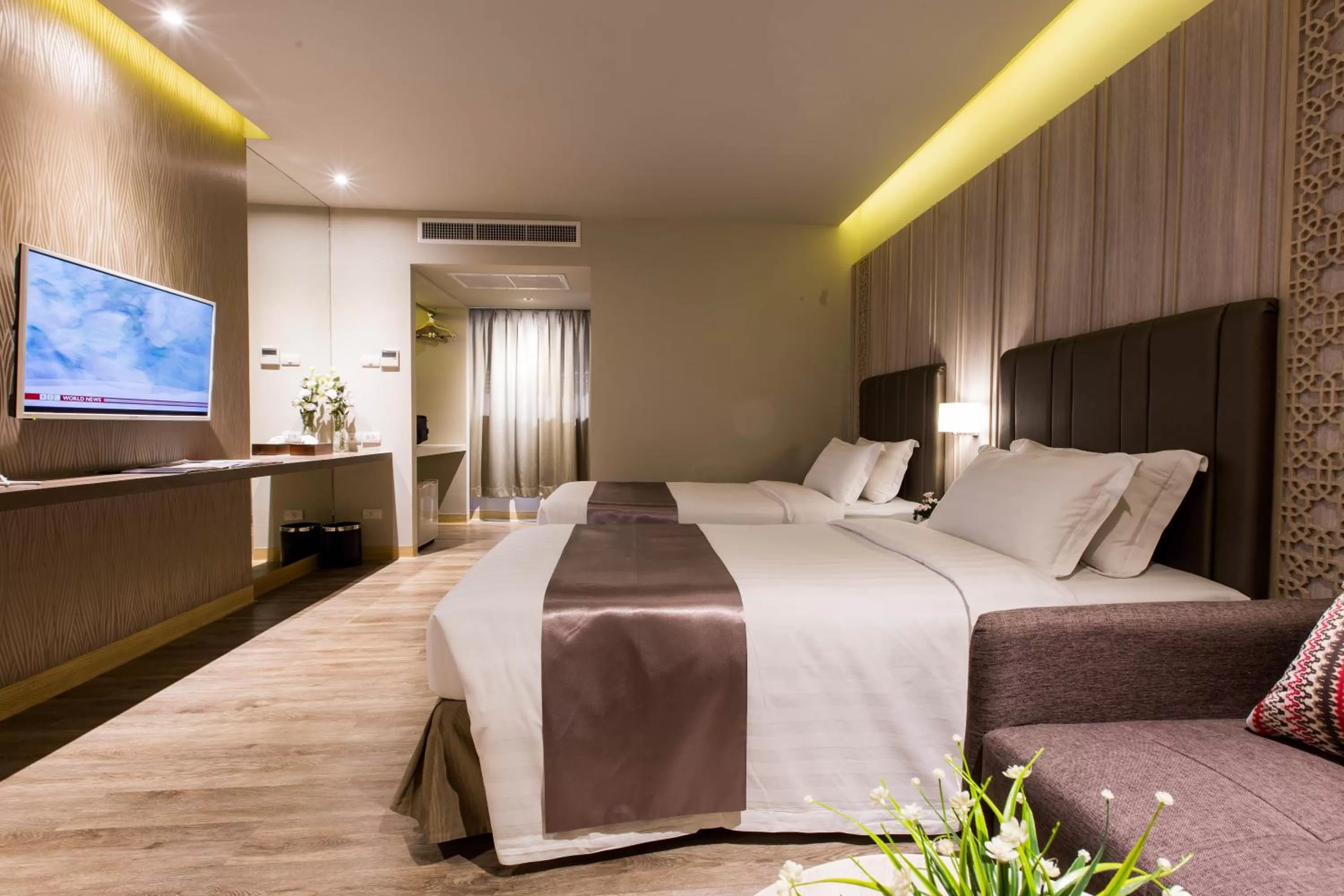 Bed in S.D. Avenue Hotel