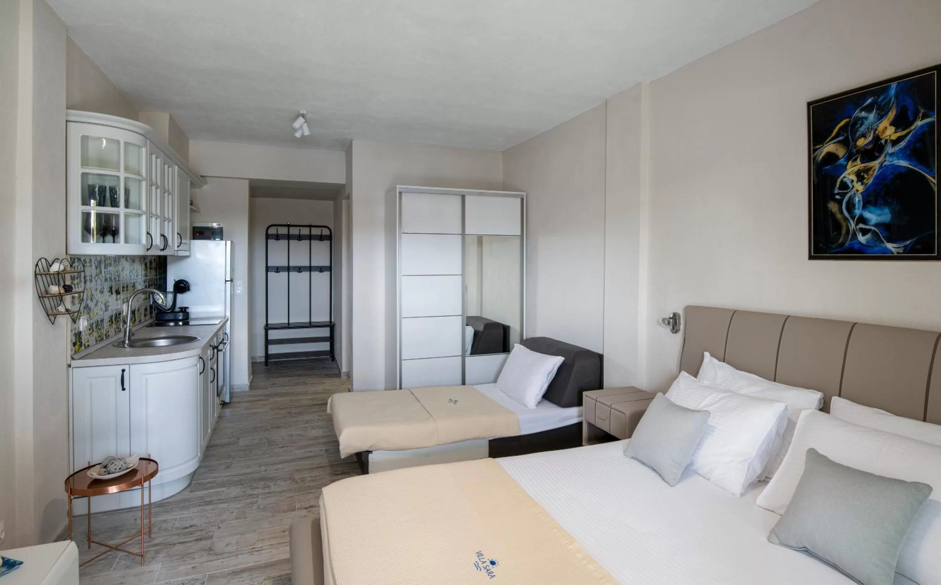 Photo of the whole room in Villa Sara