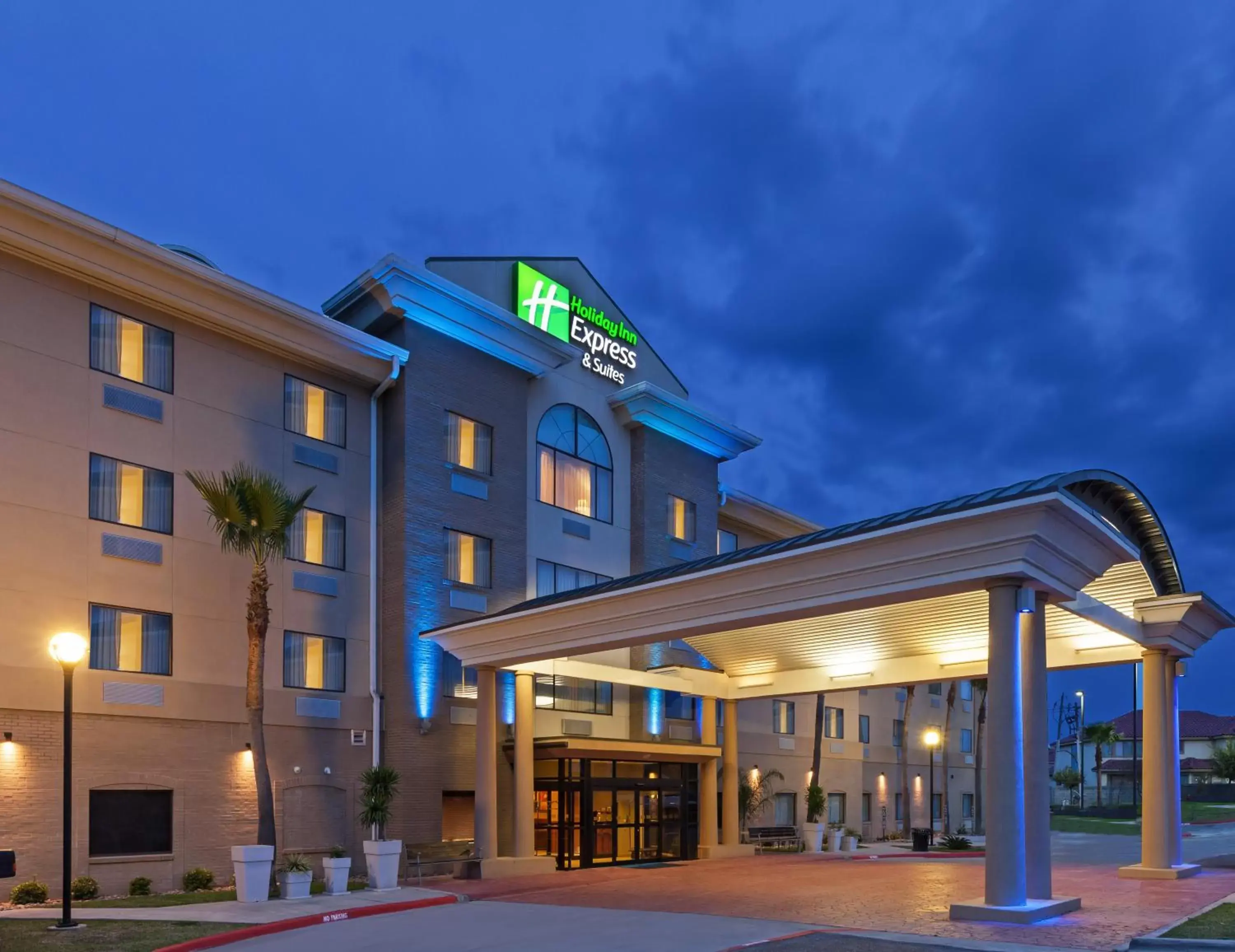Property Building in Holiday Inn Express & Suites - Laredo-Event Center Area, an IHG Hotel