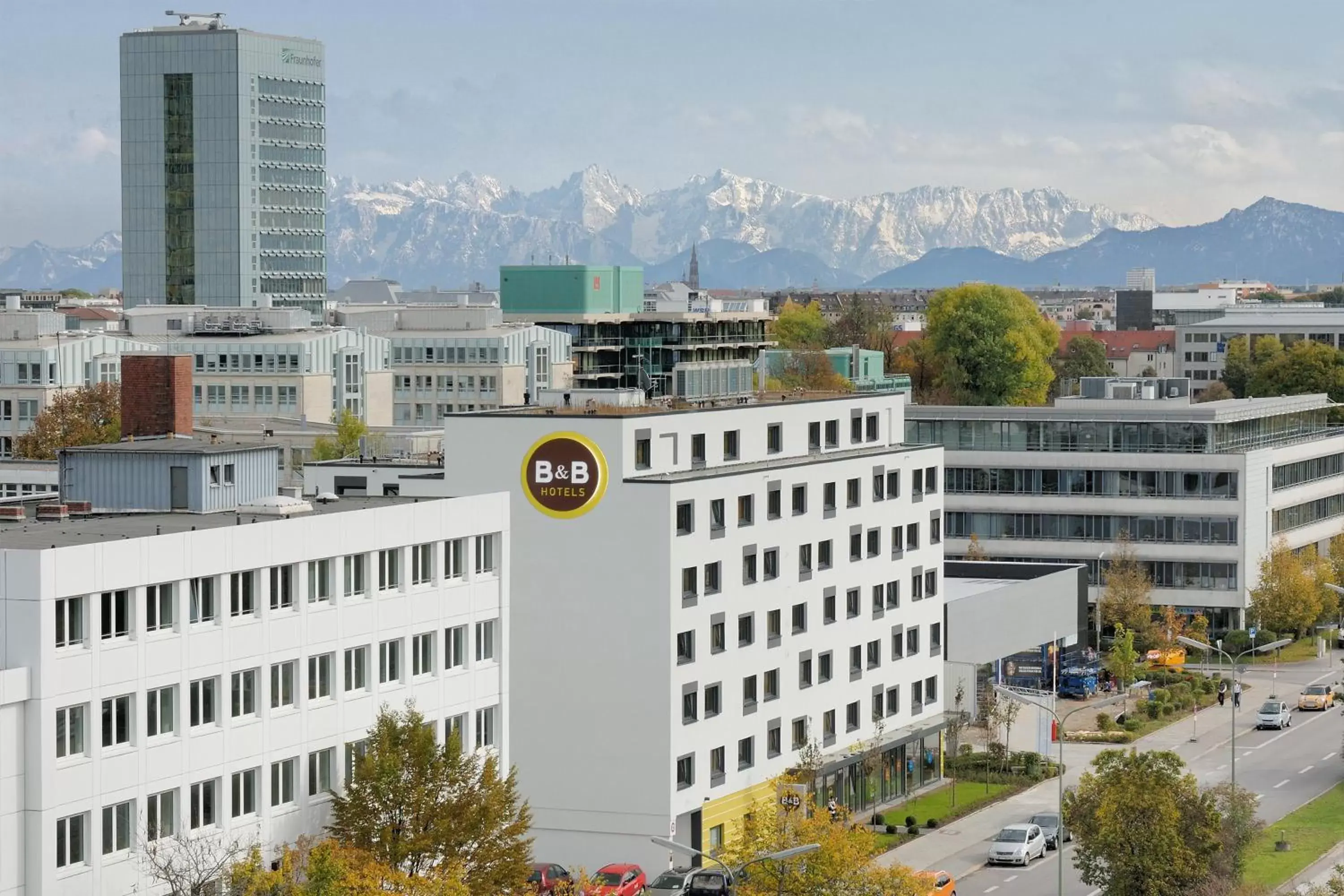 Property building in B&B Hotel München City-West