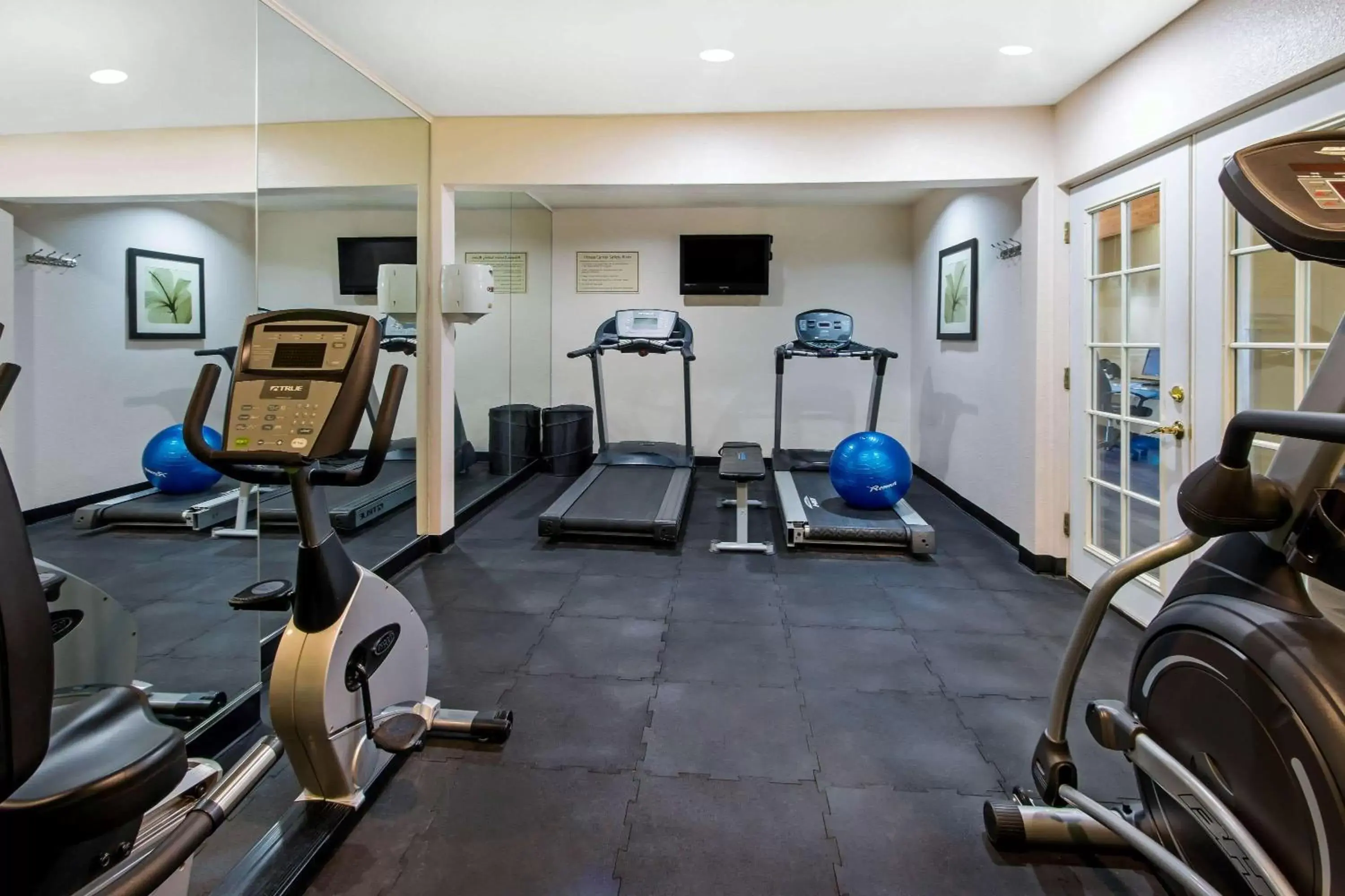 Fitness centre/facilities, Fitness Center/Facilities in La Quinta by Wyndham Santa Rosa