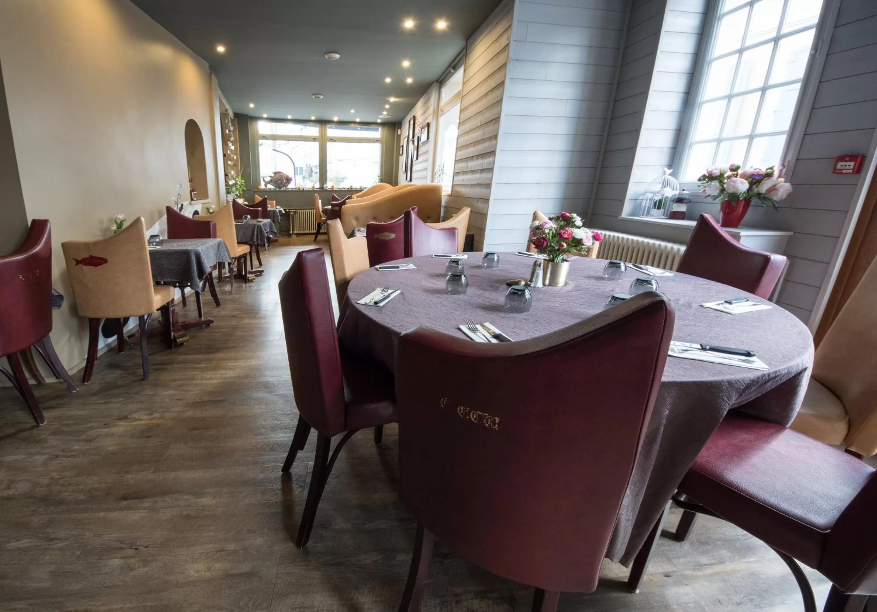 Restaurant/places to eat in L'HÔTEL de CHARTRES