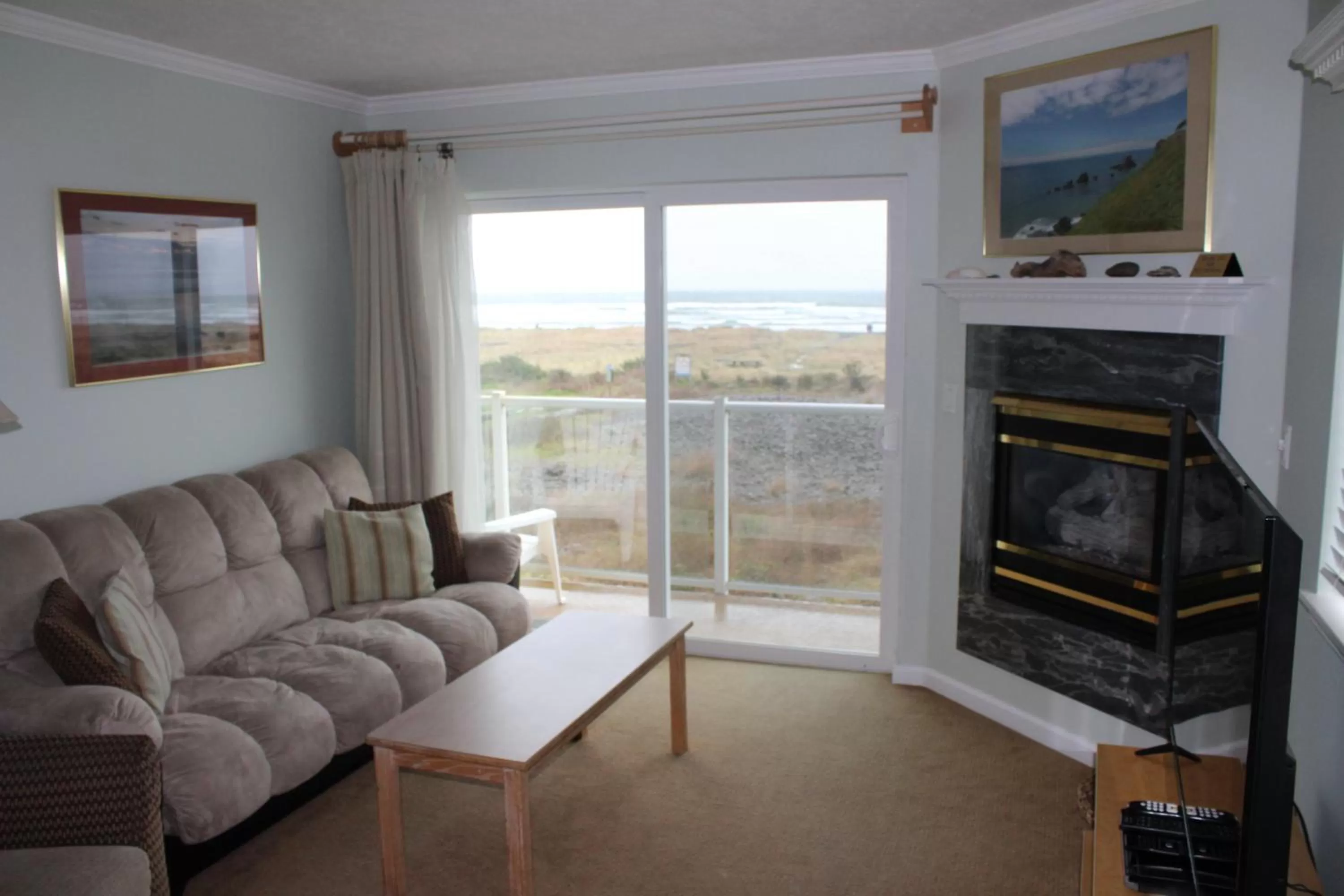 Living room, Seating Area in Inn at the Shore