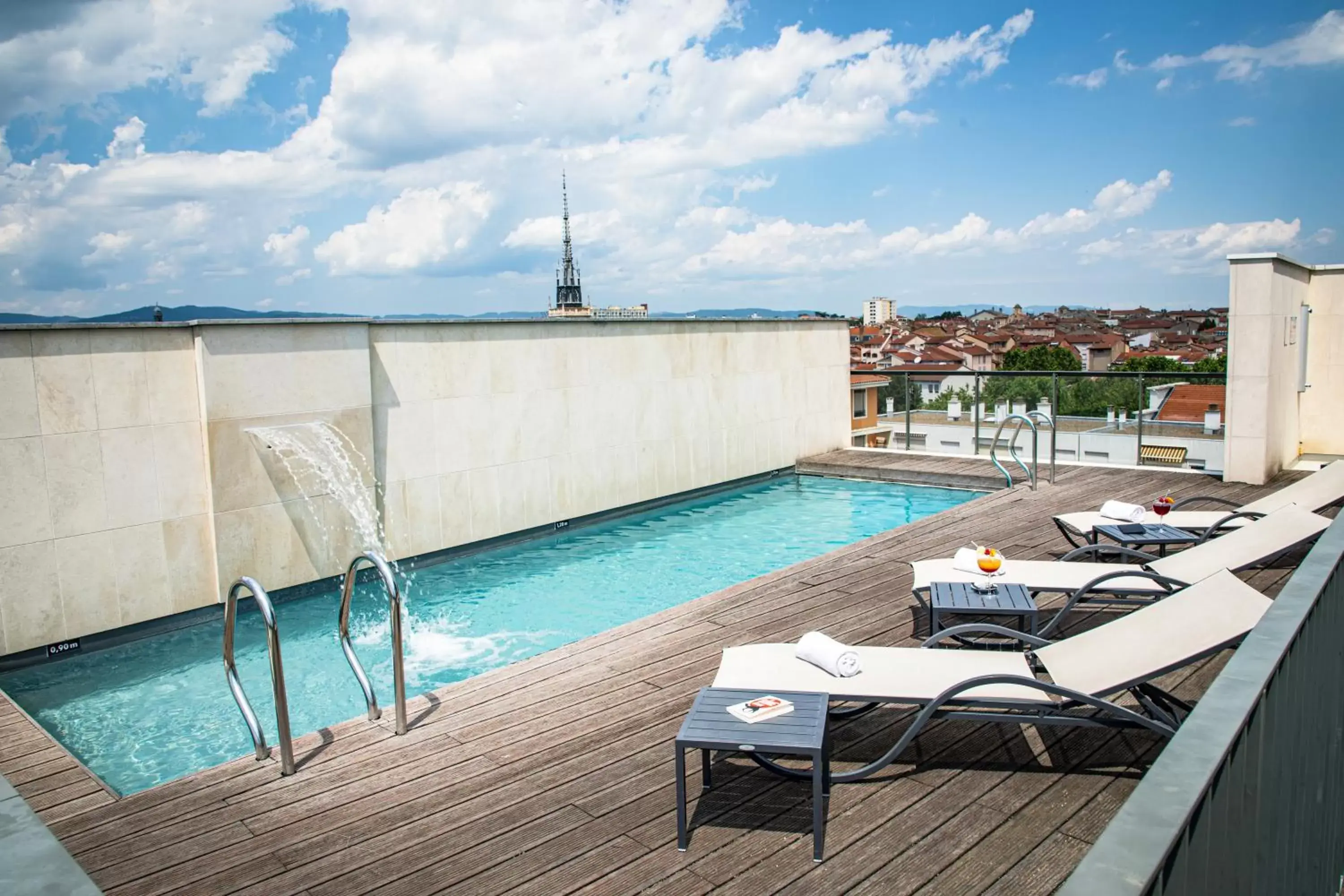 Swimming Pool in Mercure Villefranche en Beaujolais