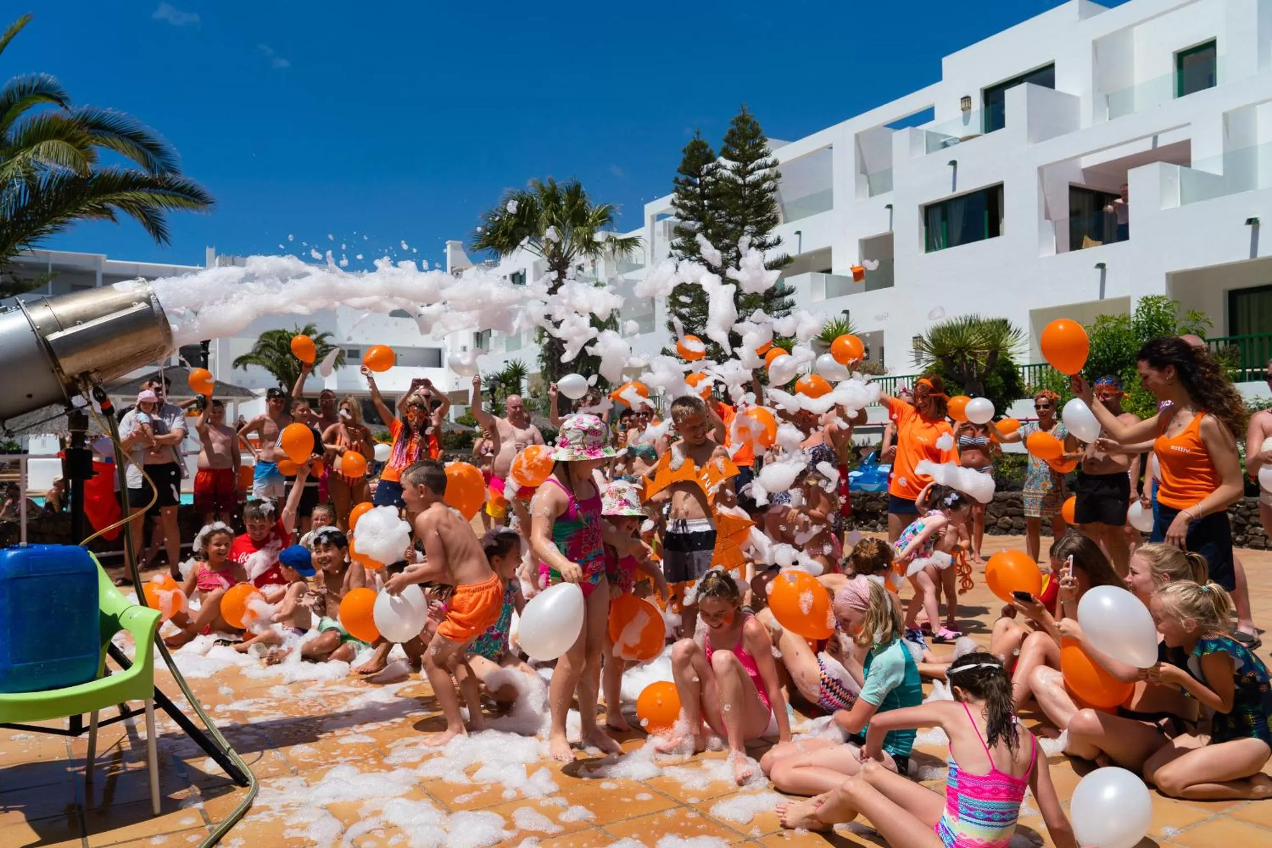 Swimming pool in Apartamentos Galeon Playa