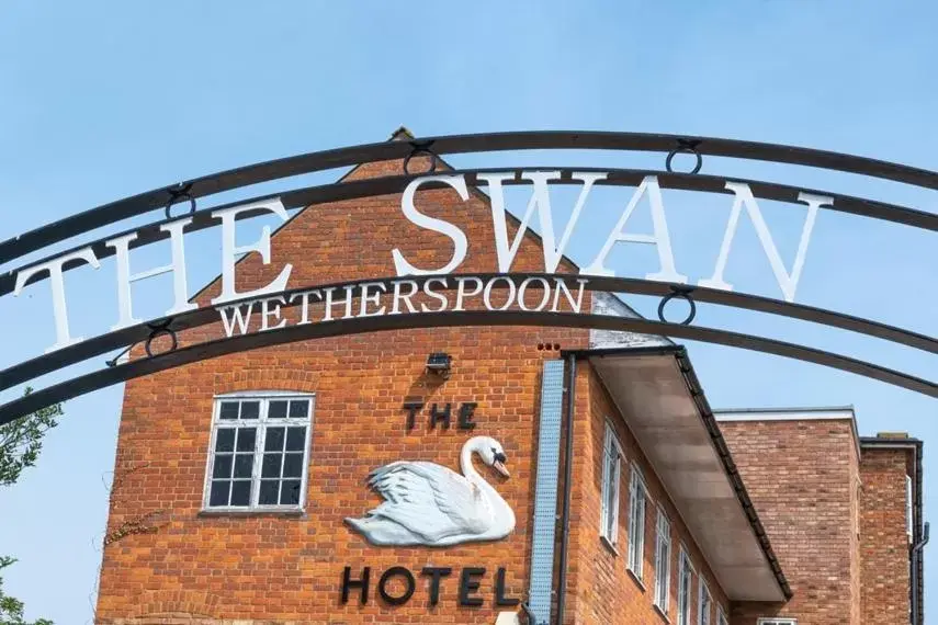 Property Logo/Sign in The Swan Hotel Wetherspoon