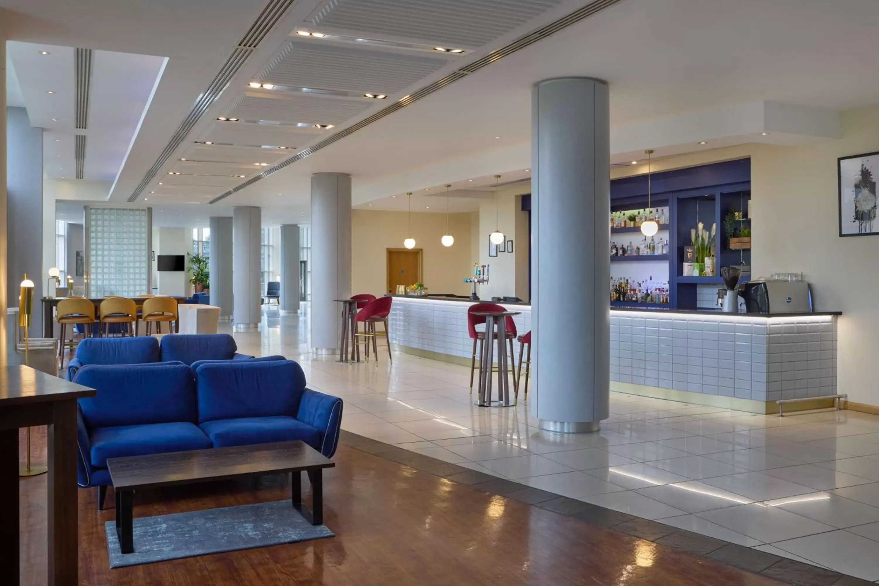 Lounge or bar, Lobby/Reception in Hilton Newcastle Gateshead