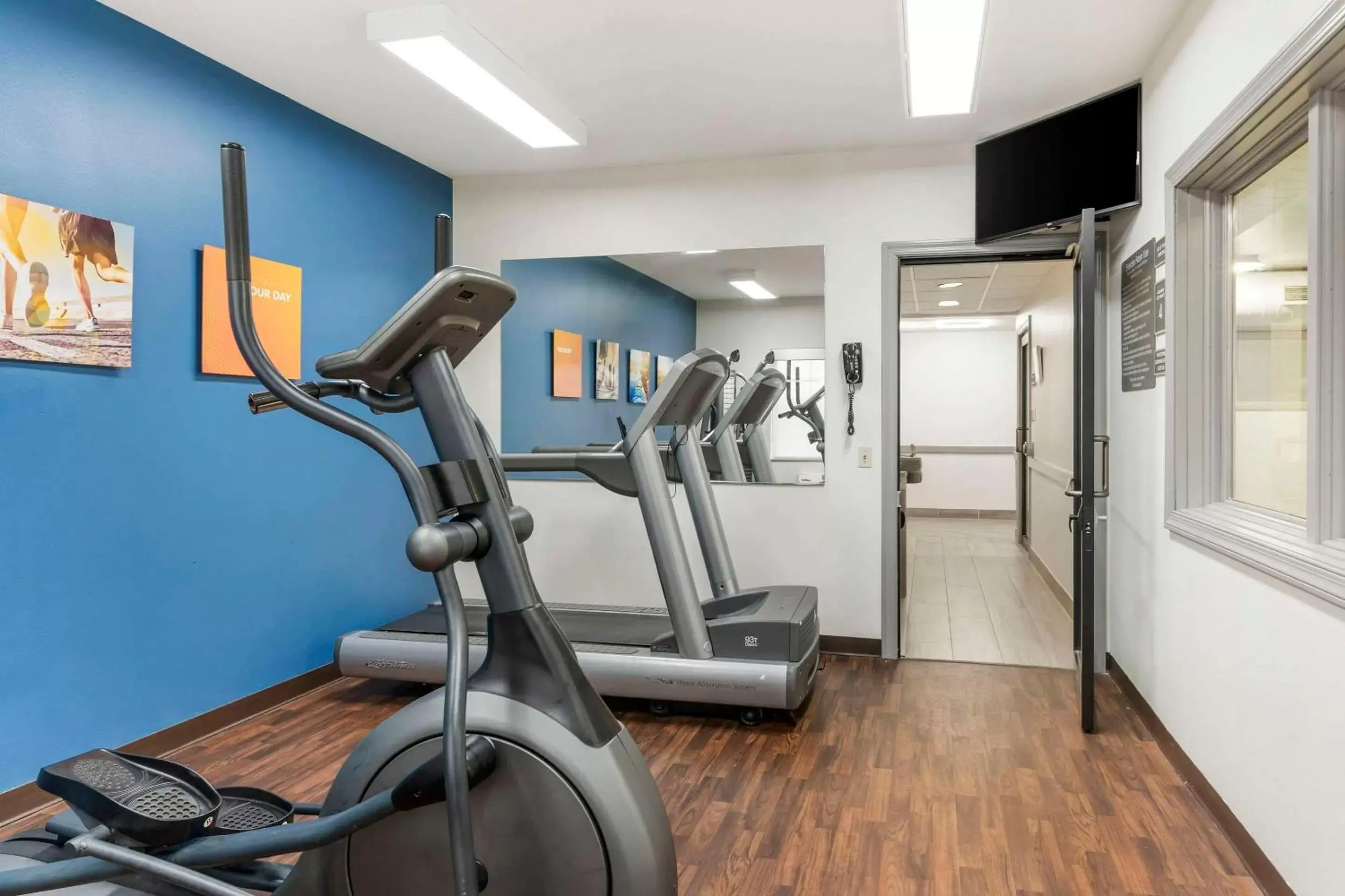 Fitness centre/facilities, Fitness Center/Facilities in Comfort Suites Elgin