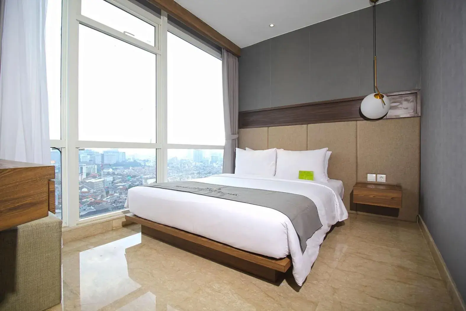 Bed in Menteng Park Exclusive Emerald