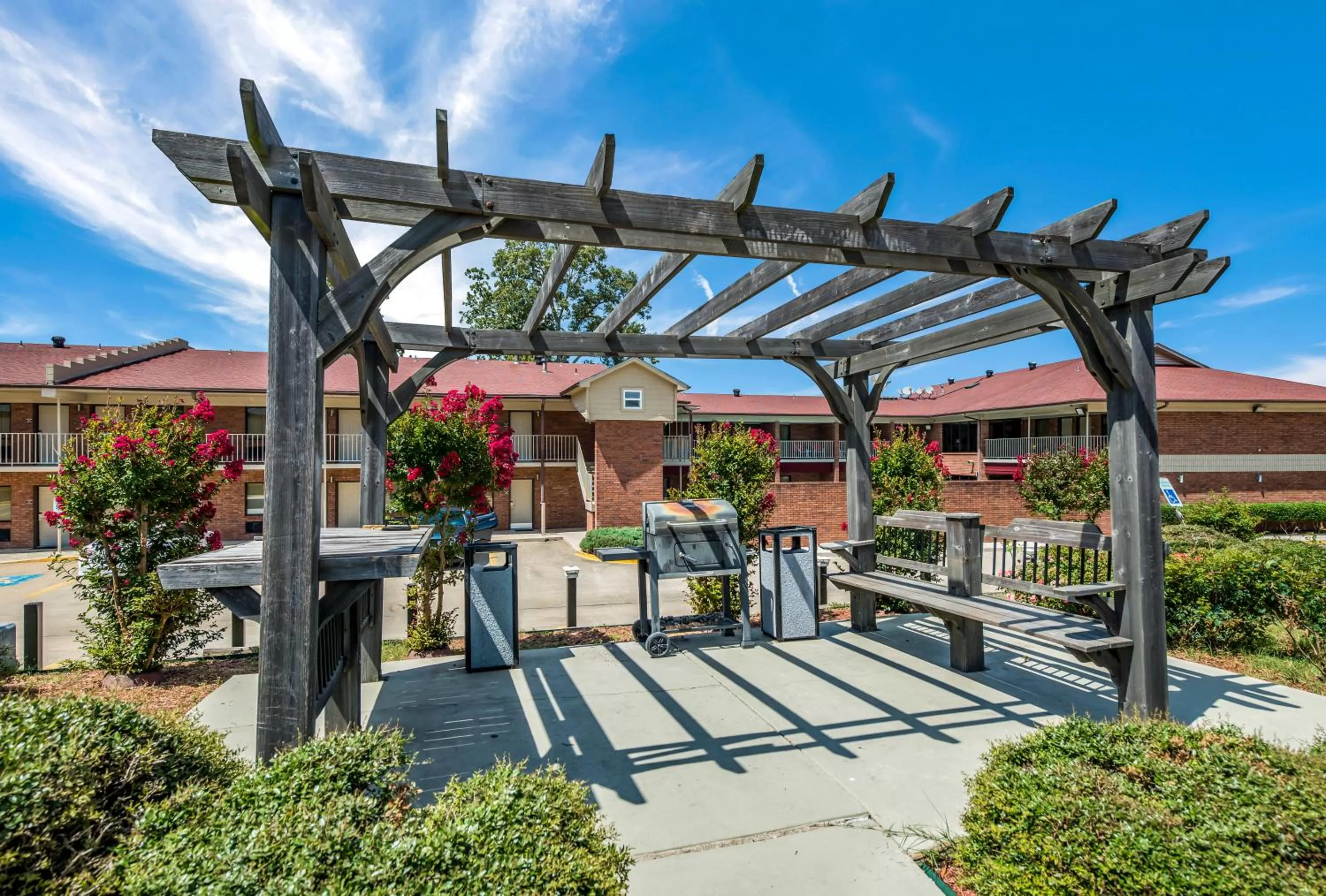 Garden in Quality Inn Jacksonville near Little Rock Air Force Base