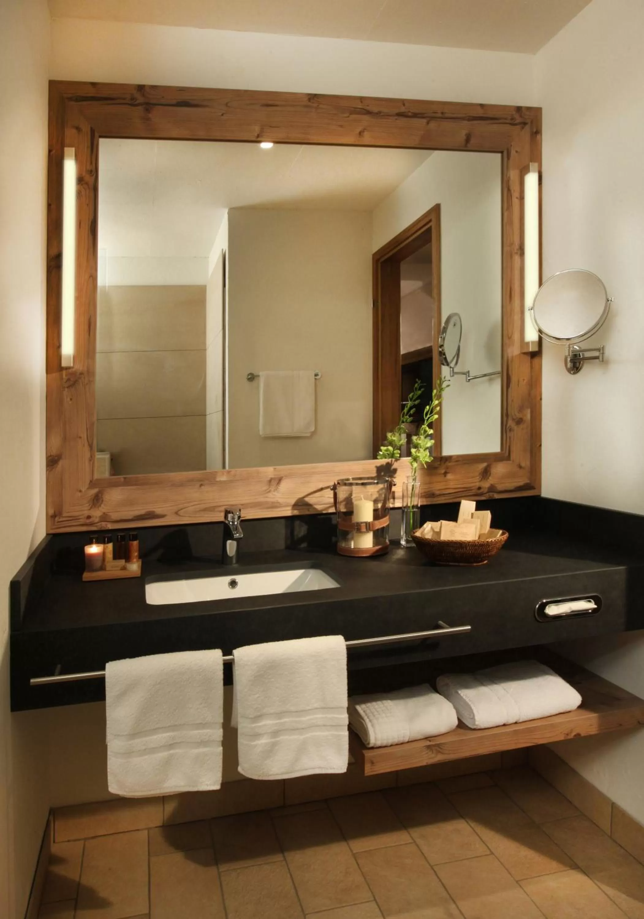 Bathroom in Spa & GolfResort Weimarer Land