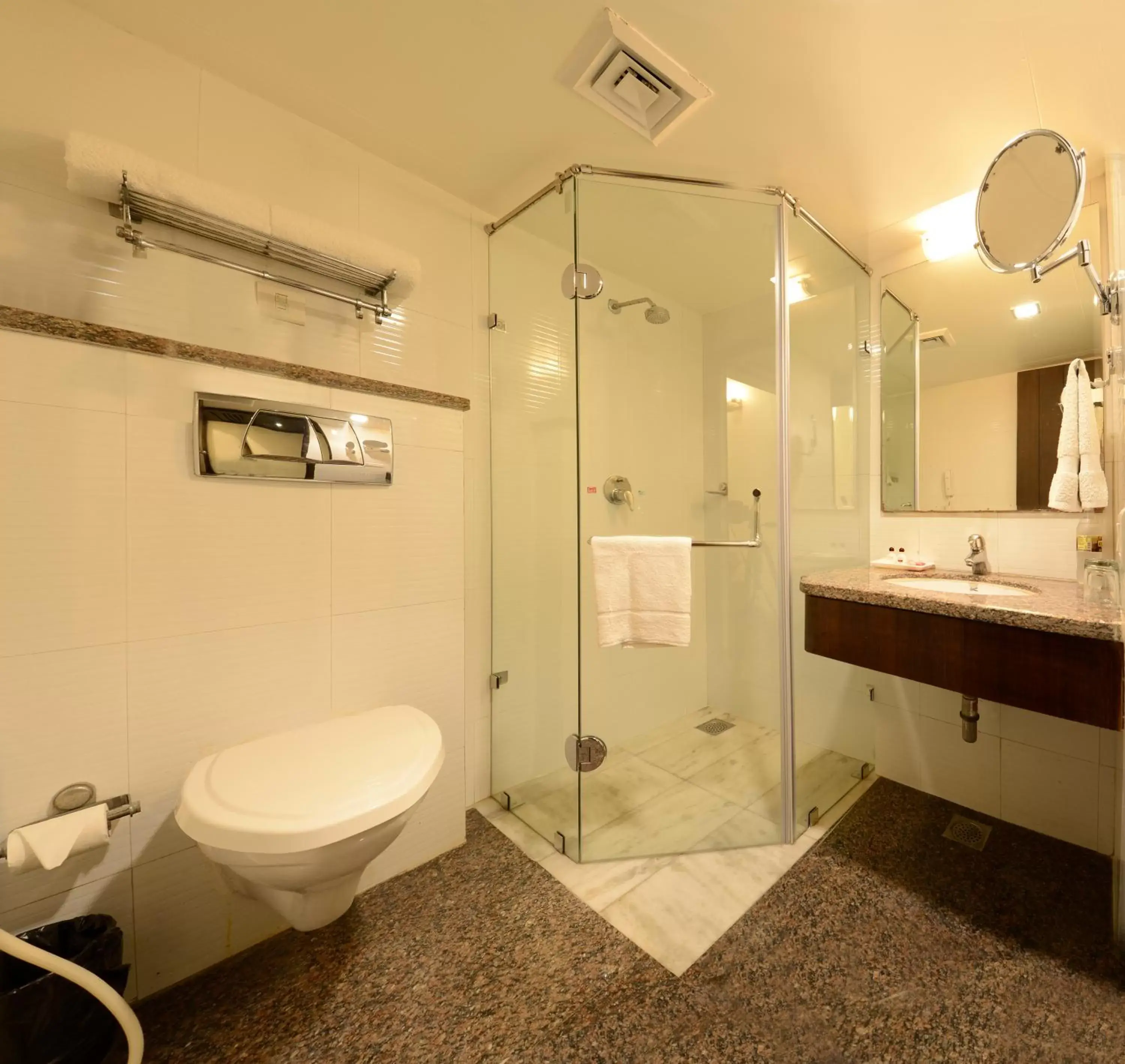 Bathroom in Hotel Taj Resorts