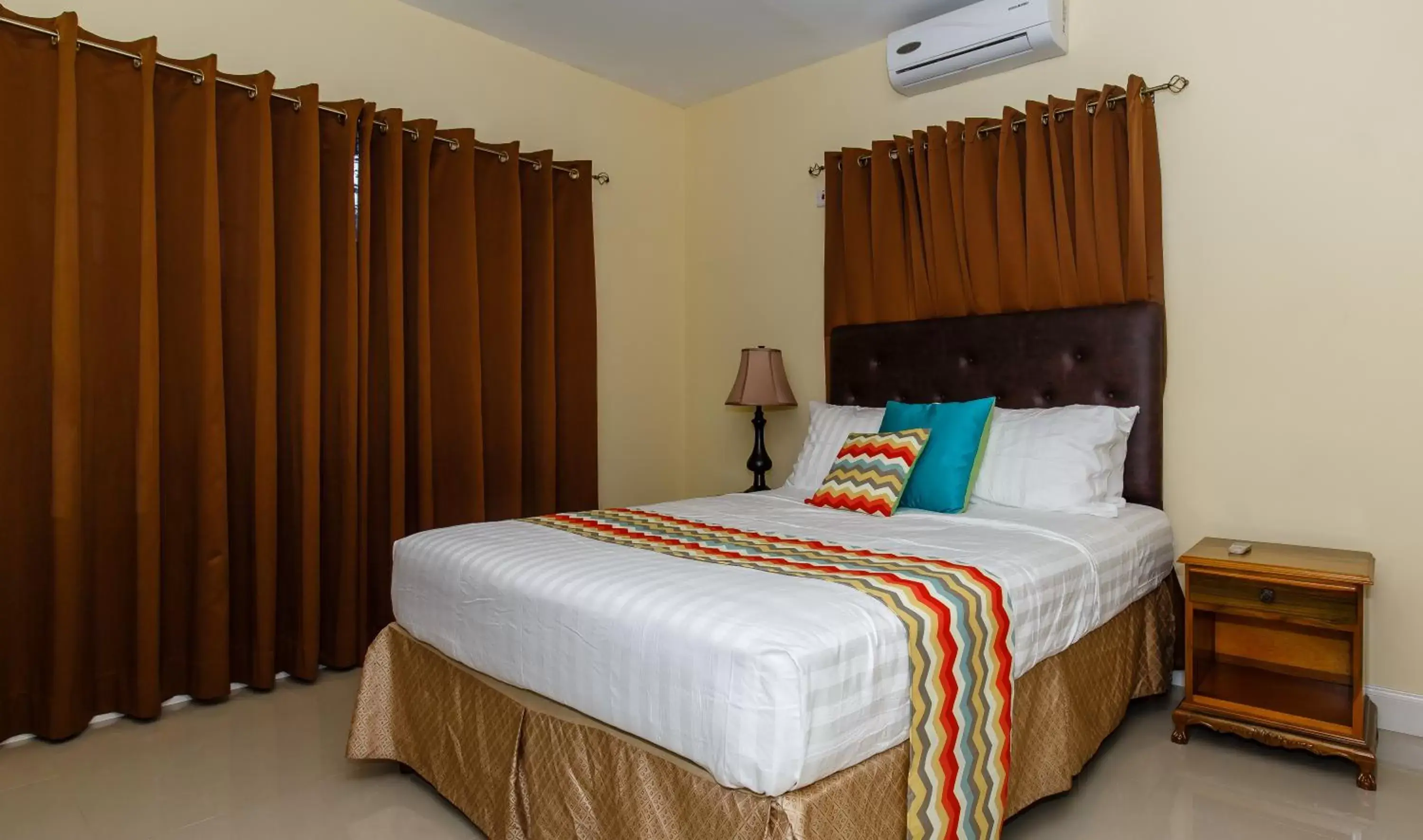 Bedroom, Bed in Jasmine Inn Bedroom, Bed in Jasmine Inn