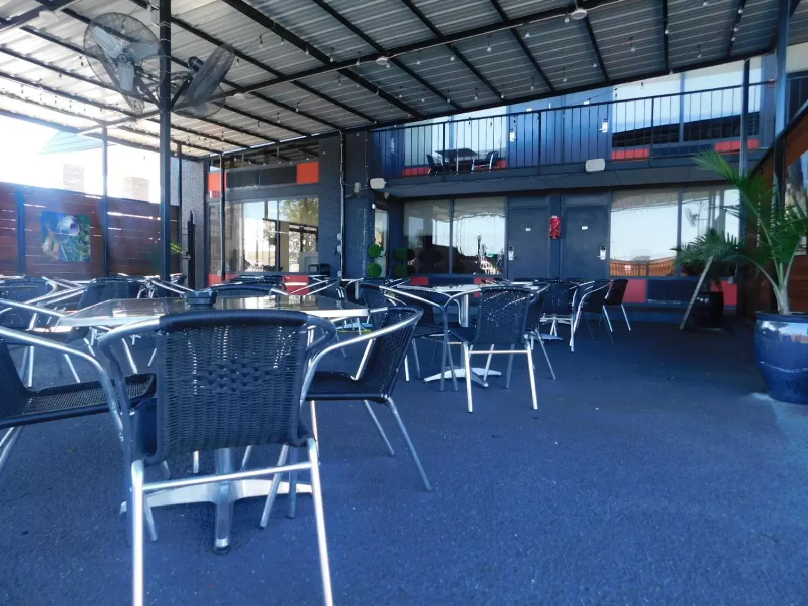 Patio, Restaurant/Places to Eat in Ramada by Wyndham New Orleans