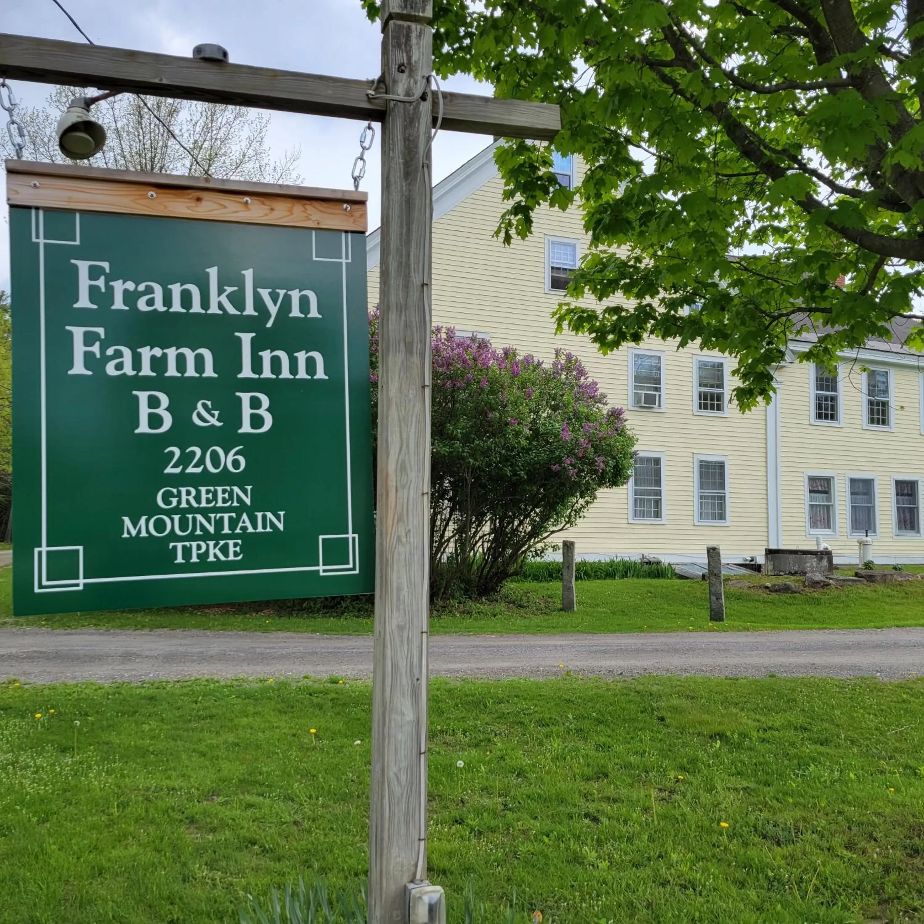 Property building in Franklyn Farm Inn