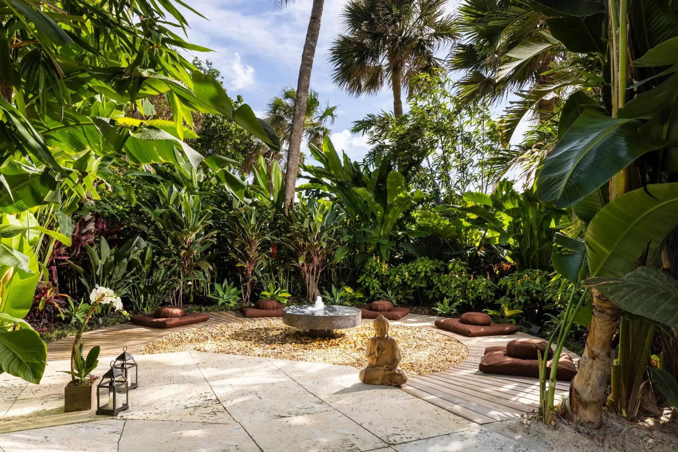 Garden in The Palms Hotel & Spa