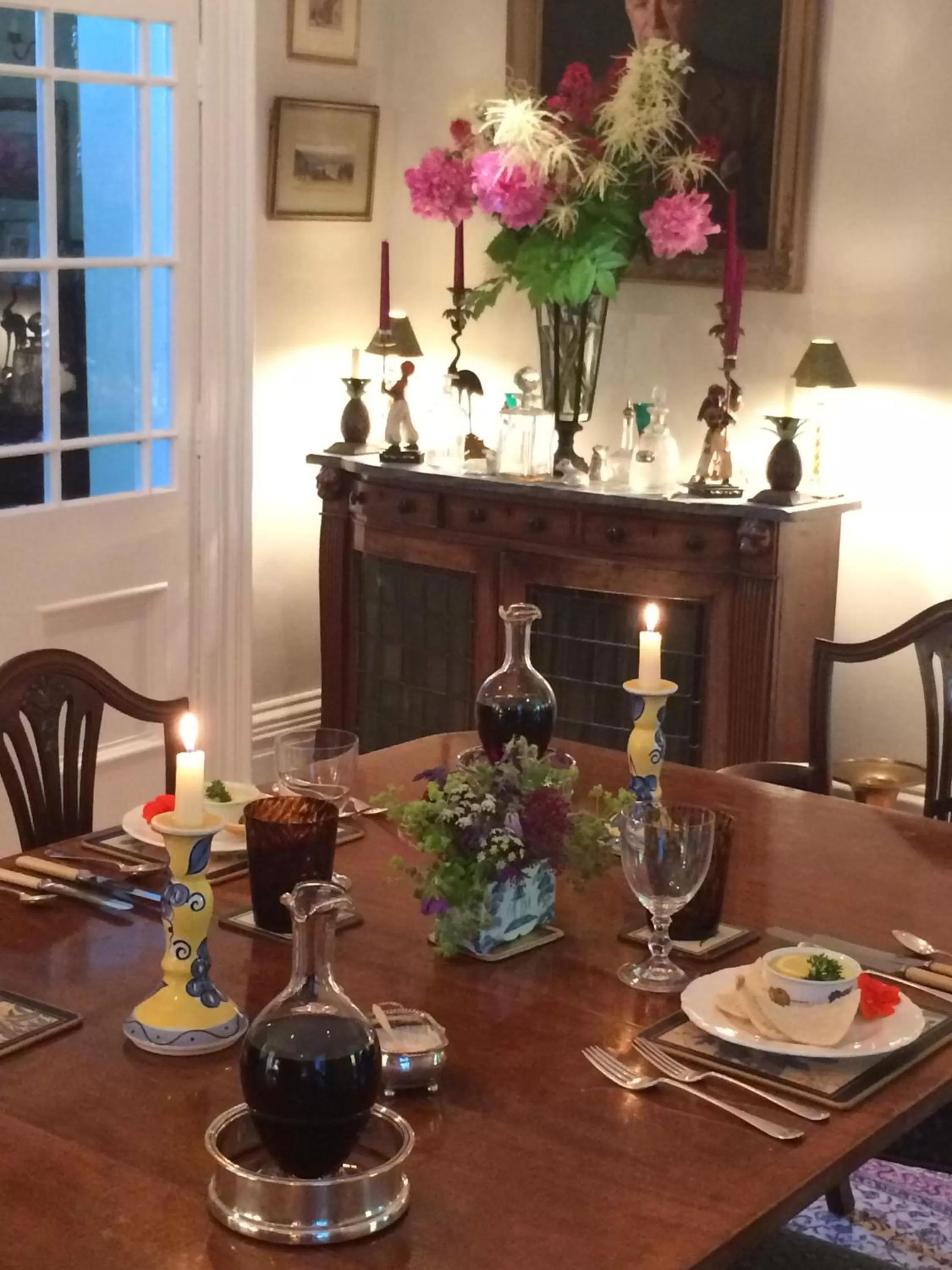 Dining area in Ingram House Bed & Breakfast