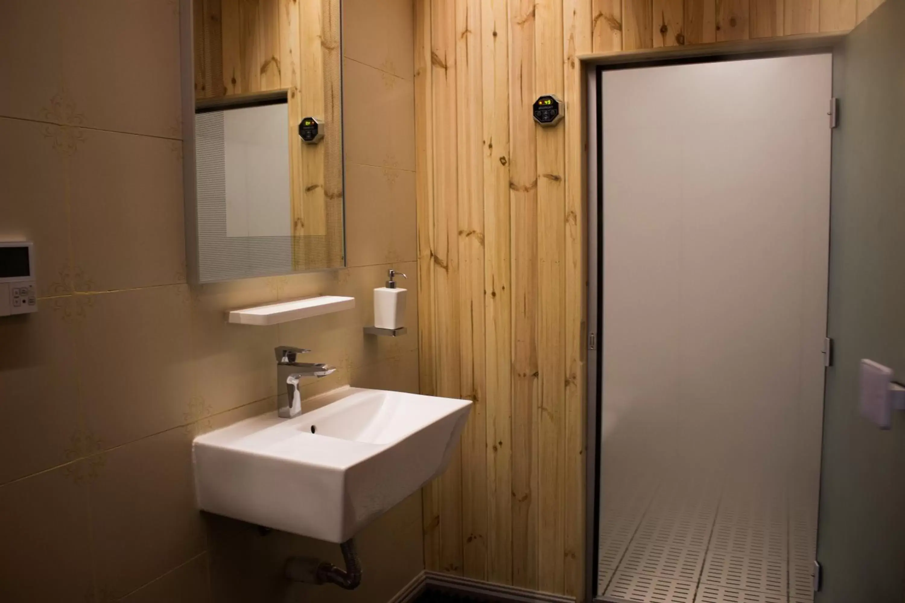 Steam room, Bathroom in Al Ahsa Grand Hotel