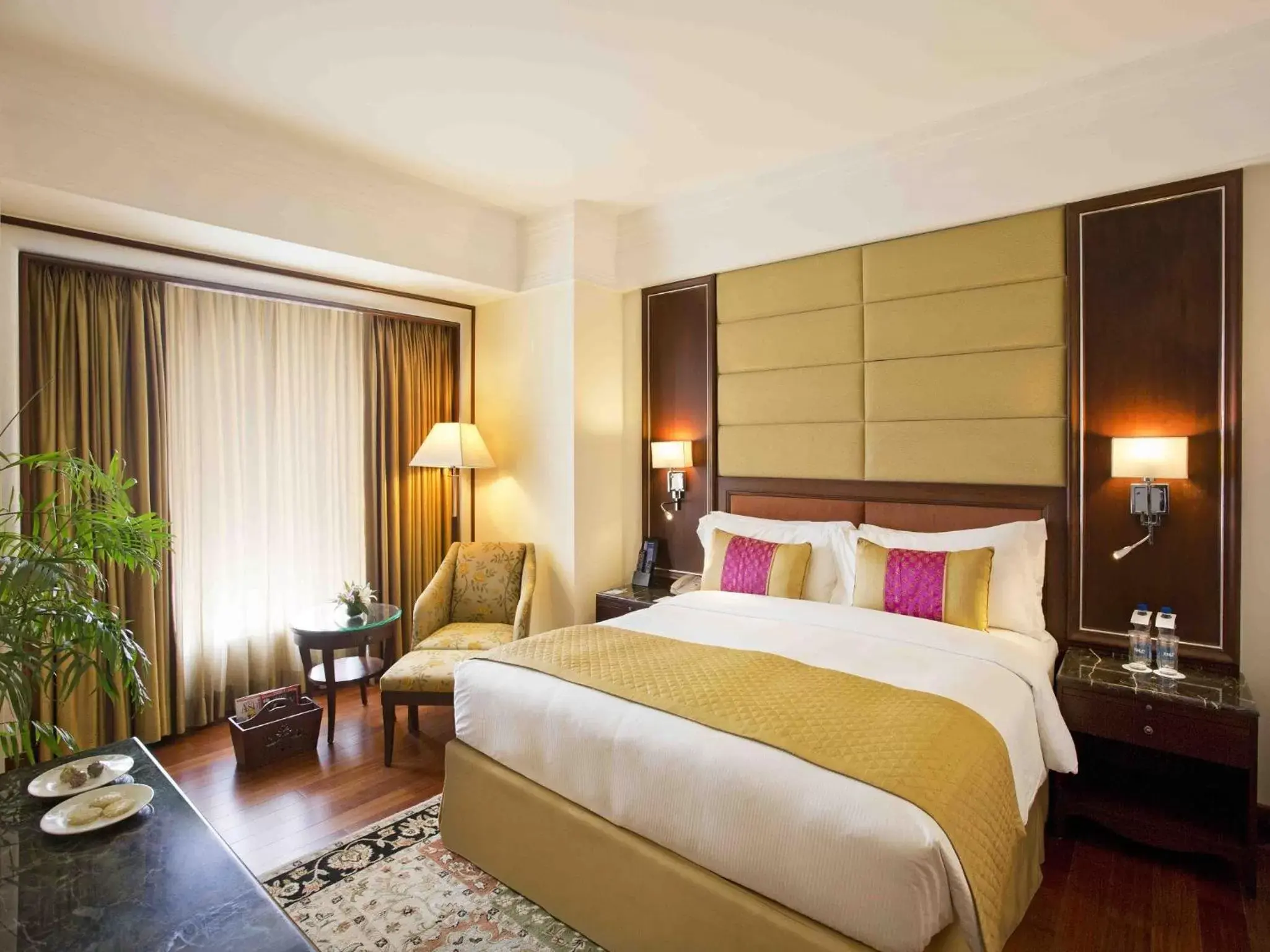 Bed in Eros Hotel New Delhi, Nehru Place