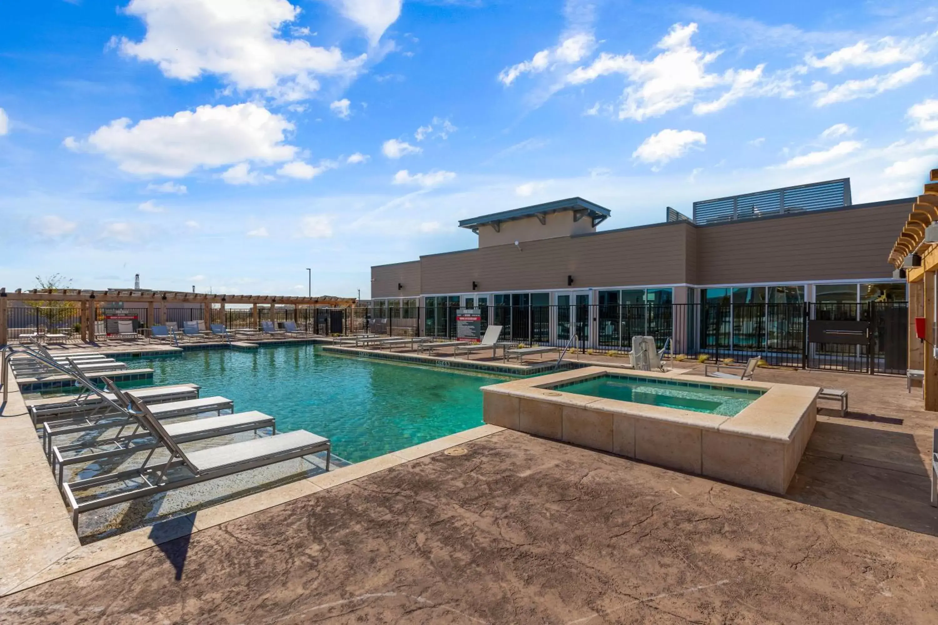 Swimming Pool in Flatz432 Apartments by Barsala