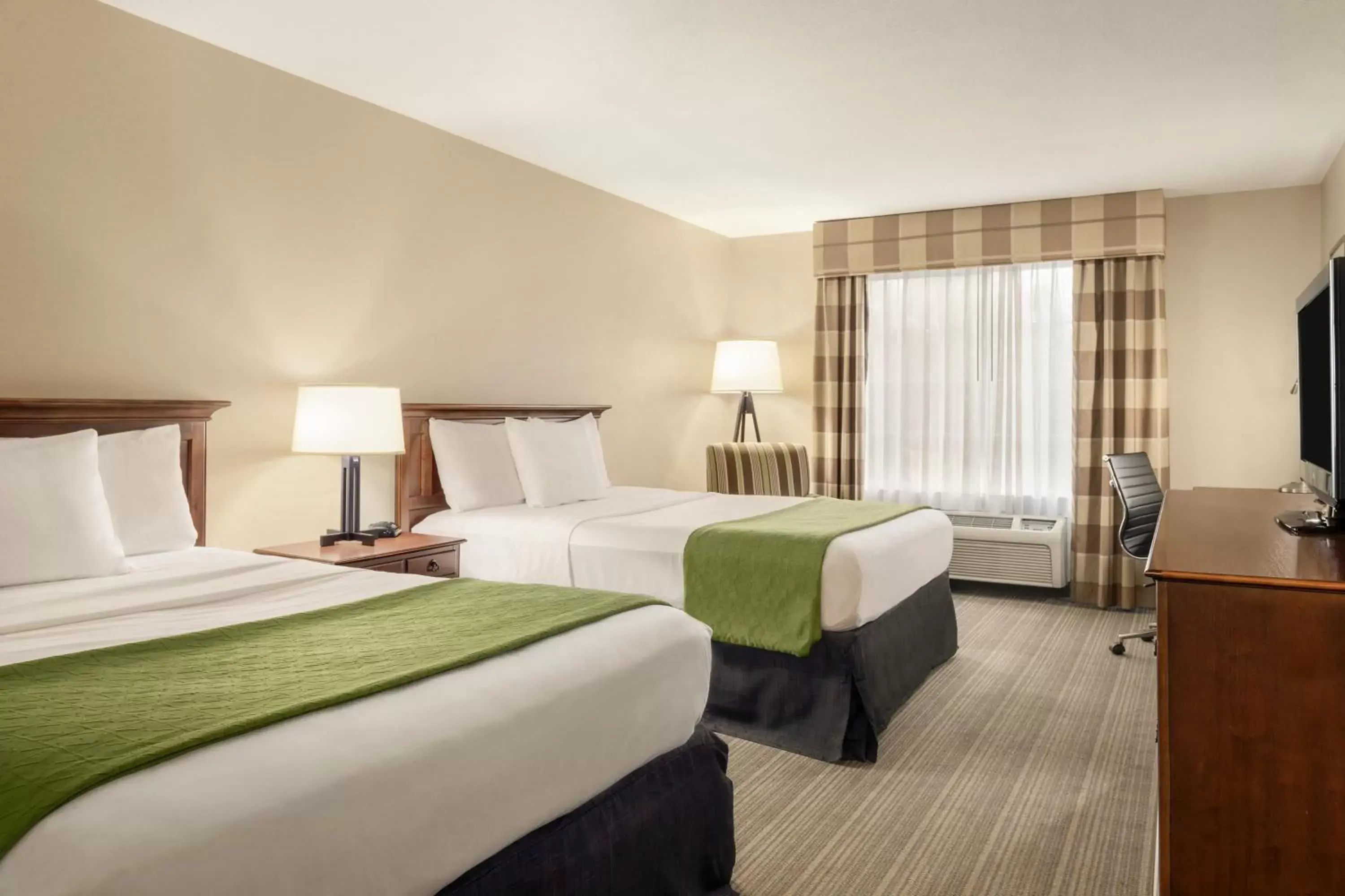 Bedroom, Bed in Country Inn & Suites by Radisson, Lima, OH