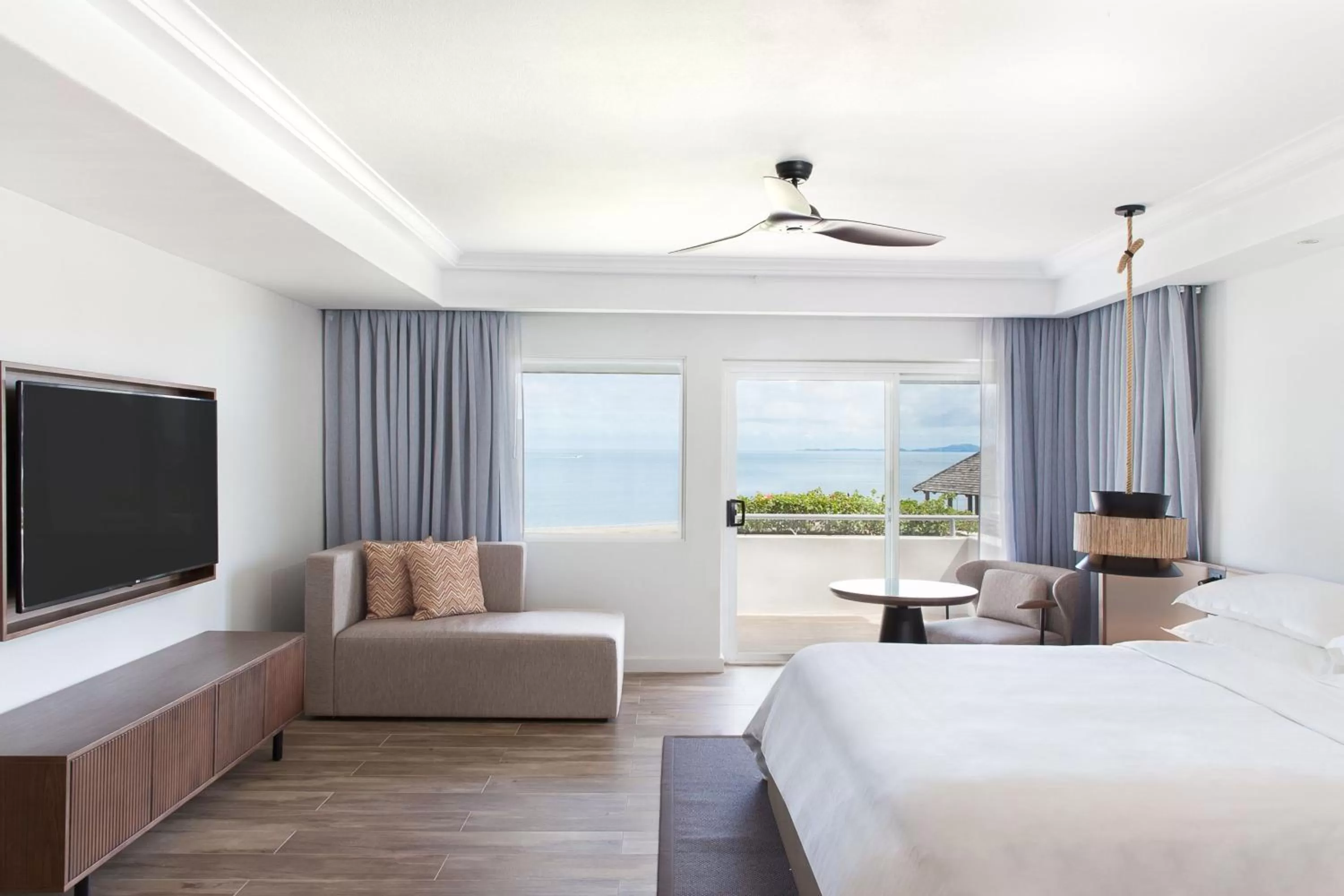 Bedroom, Bed in Sheraton Fiji Golf & Beach Resort