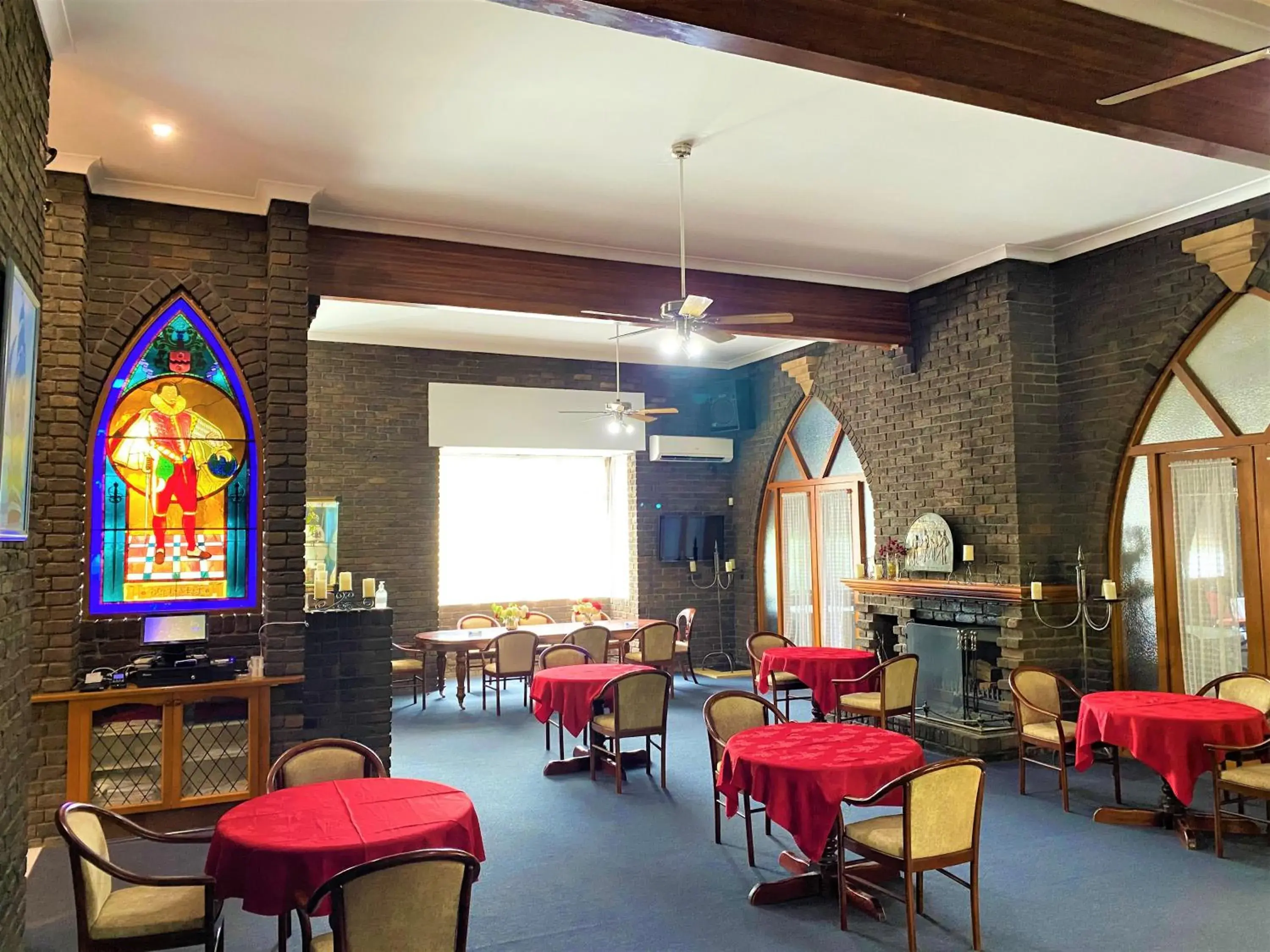 Restaurant/places to eat in Sir Francis Drake Restaurant/places to eat in Sir Francis Drake