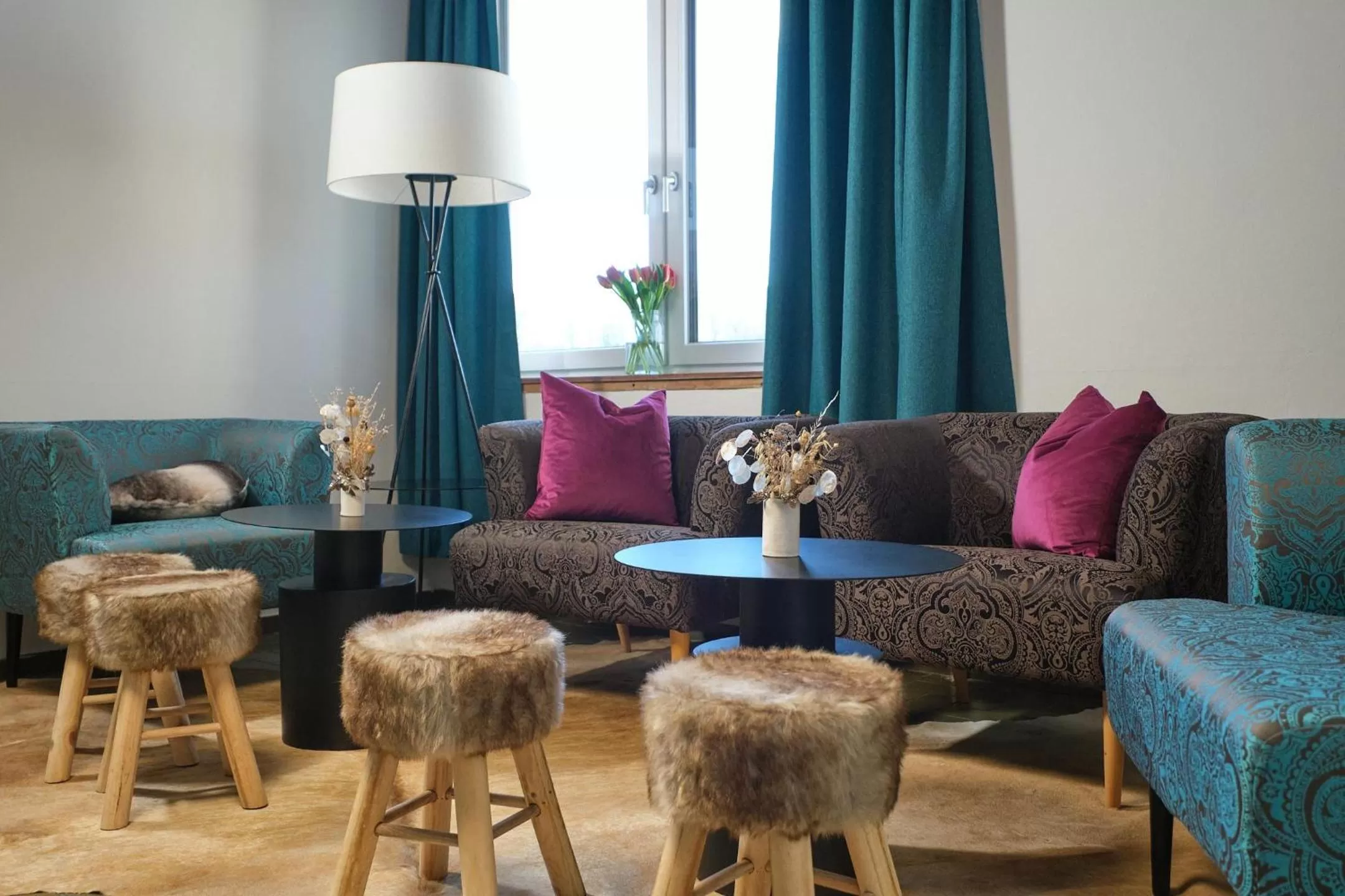 Communal lounge/ TV room in Santner, Hotel