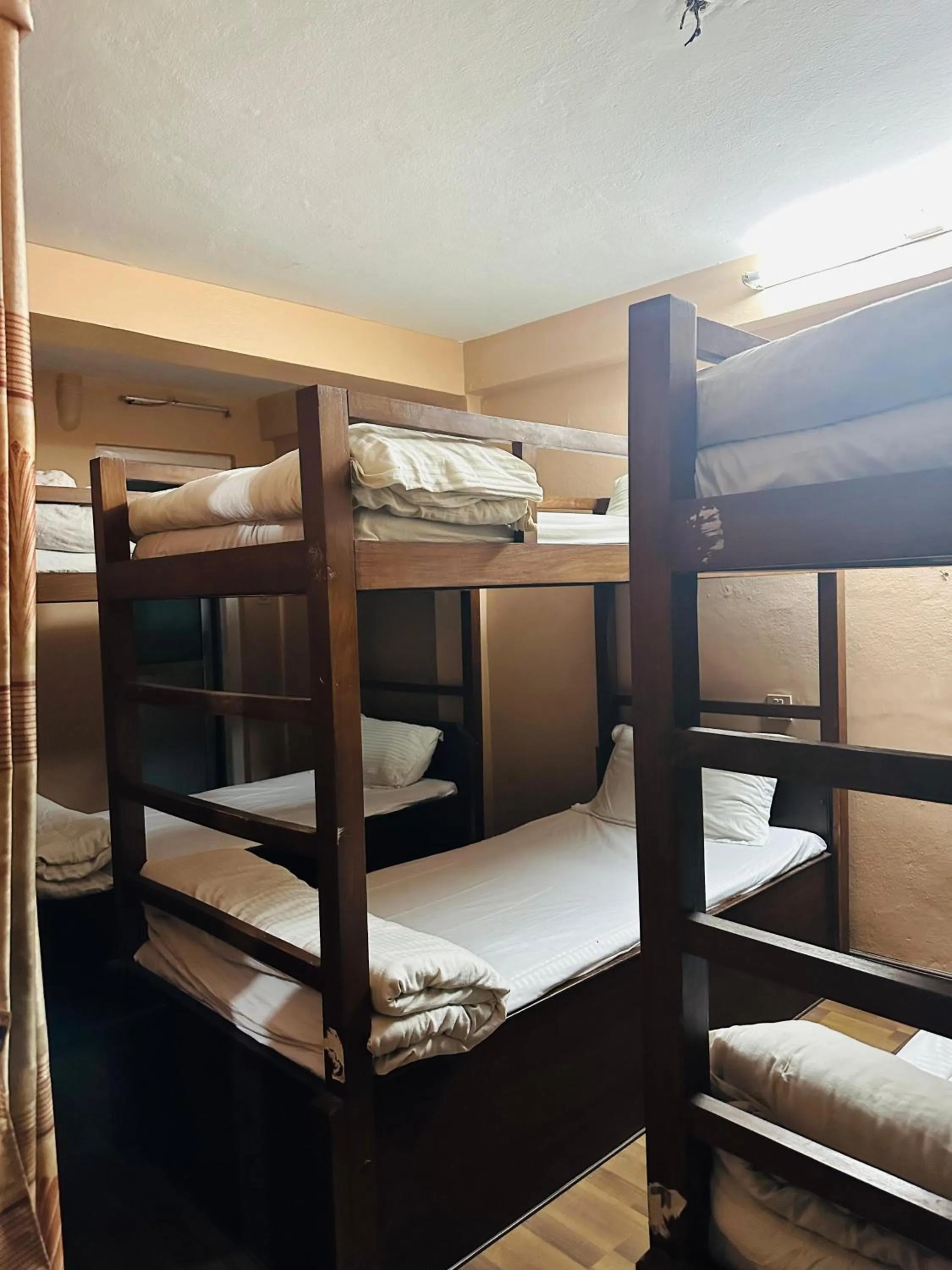 bunk bed, Bed in Hotel Travelers Home