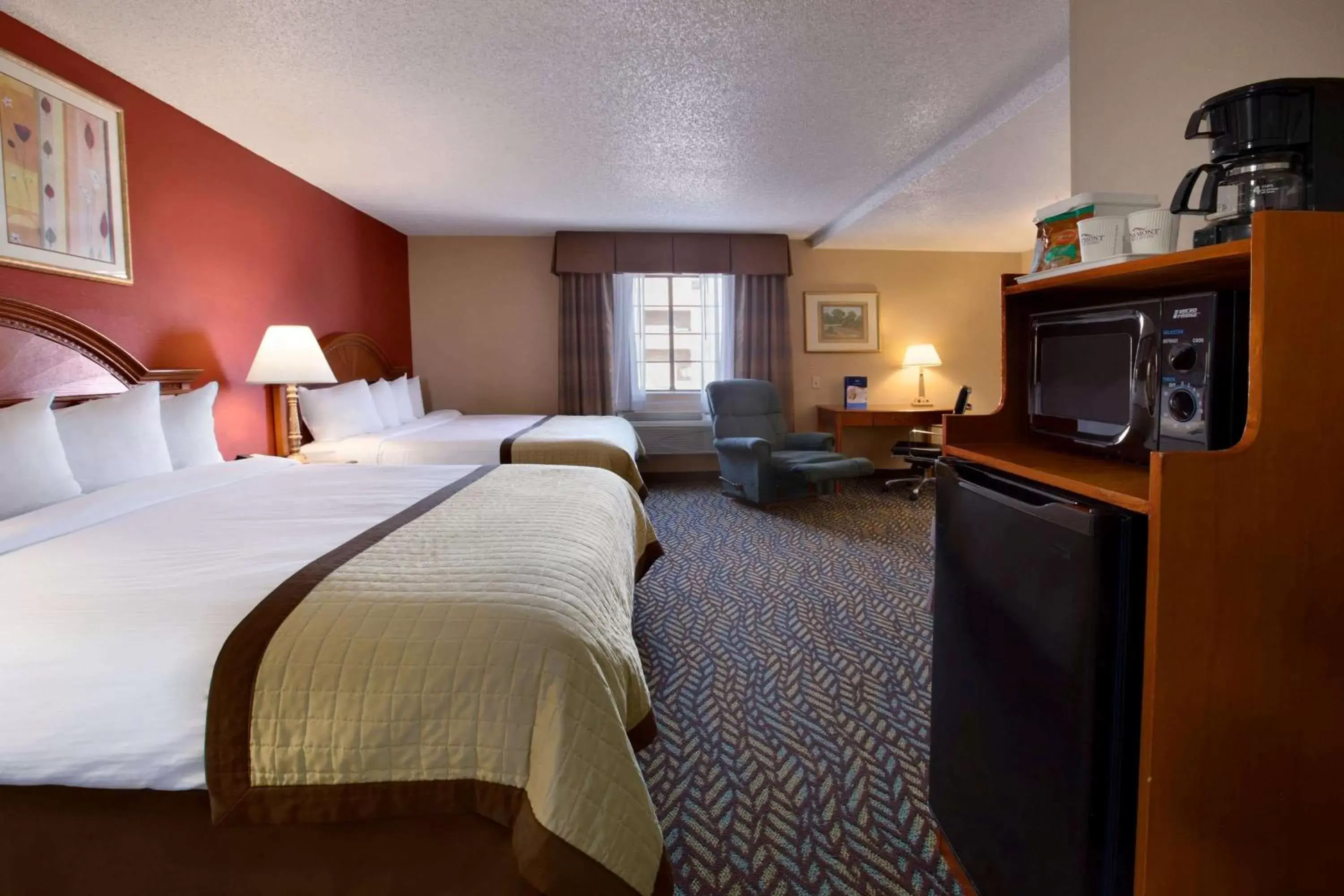 Photo of the whole room in Baymont by Wyndham Oklahoma City Airport