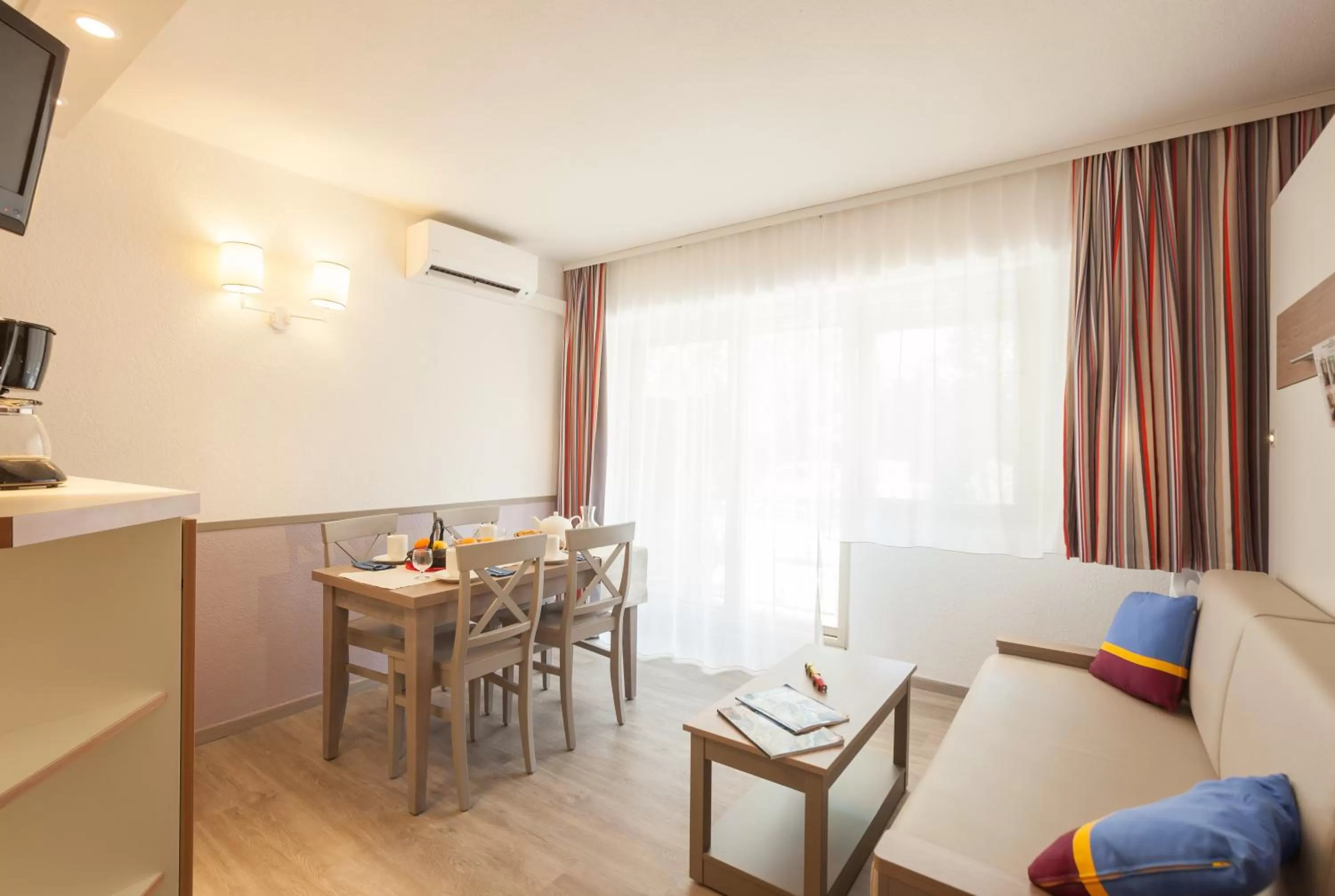 TV and multimedia in Résidence Pierre & Vacances Les Platanes