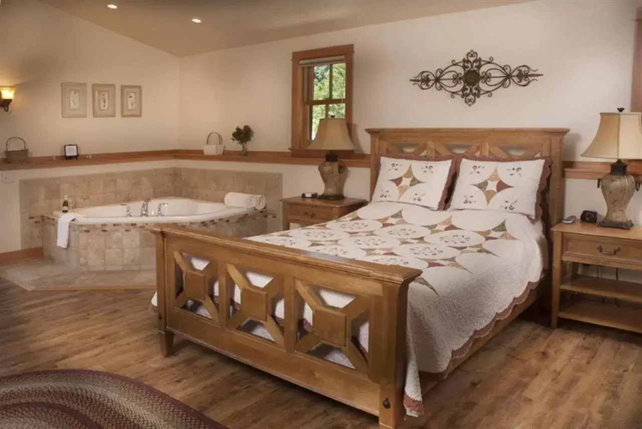 Bedroom in Lake Orchard Farm Retreat