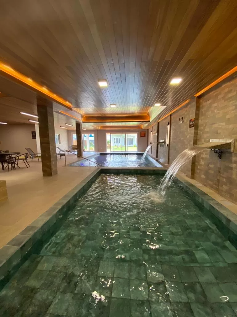 Swimming pool in Pousada Brombatti