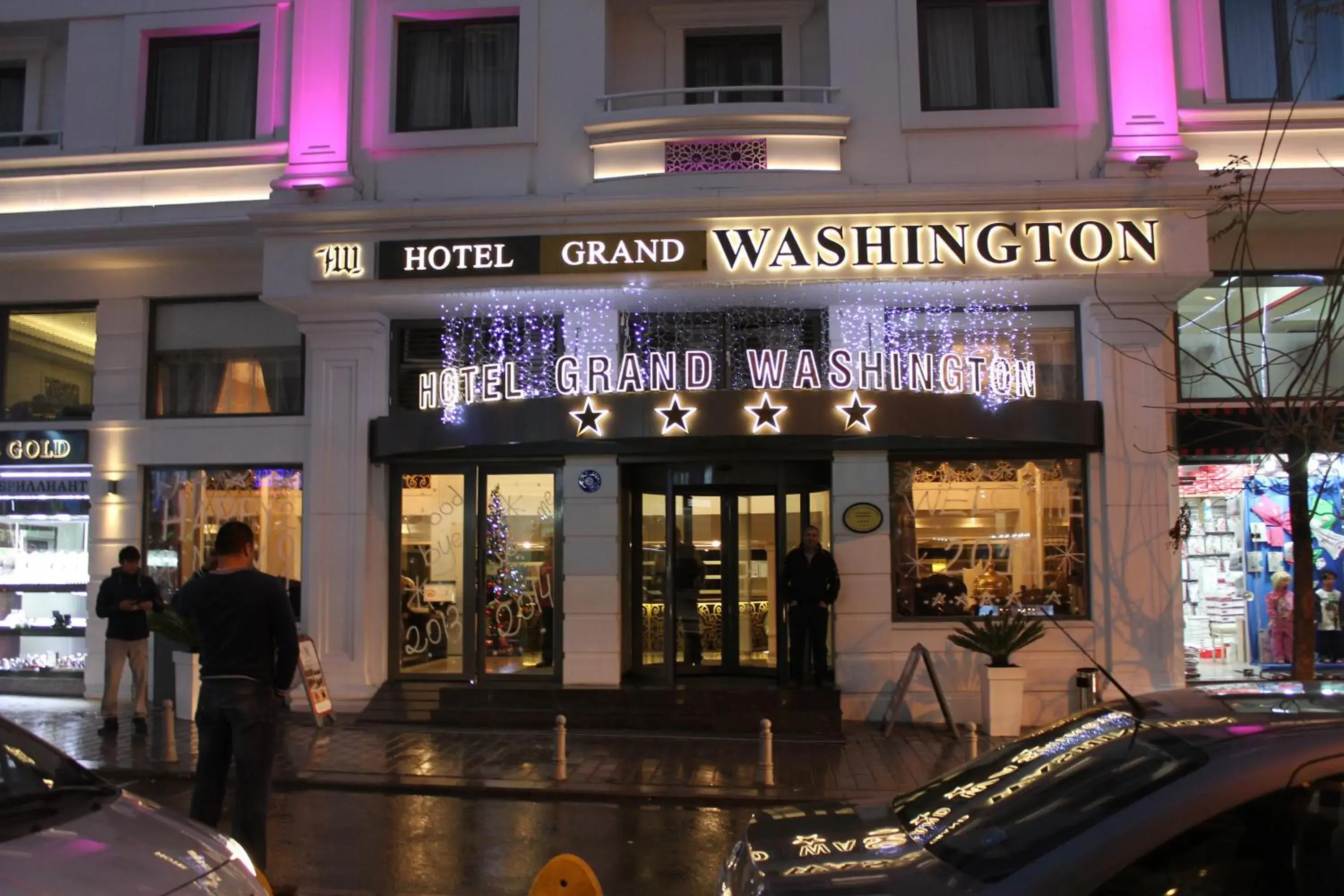 Facade/entrance in Grand Washington Hotel